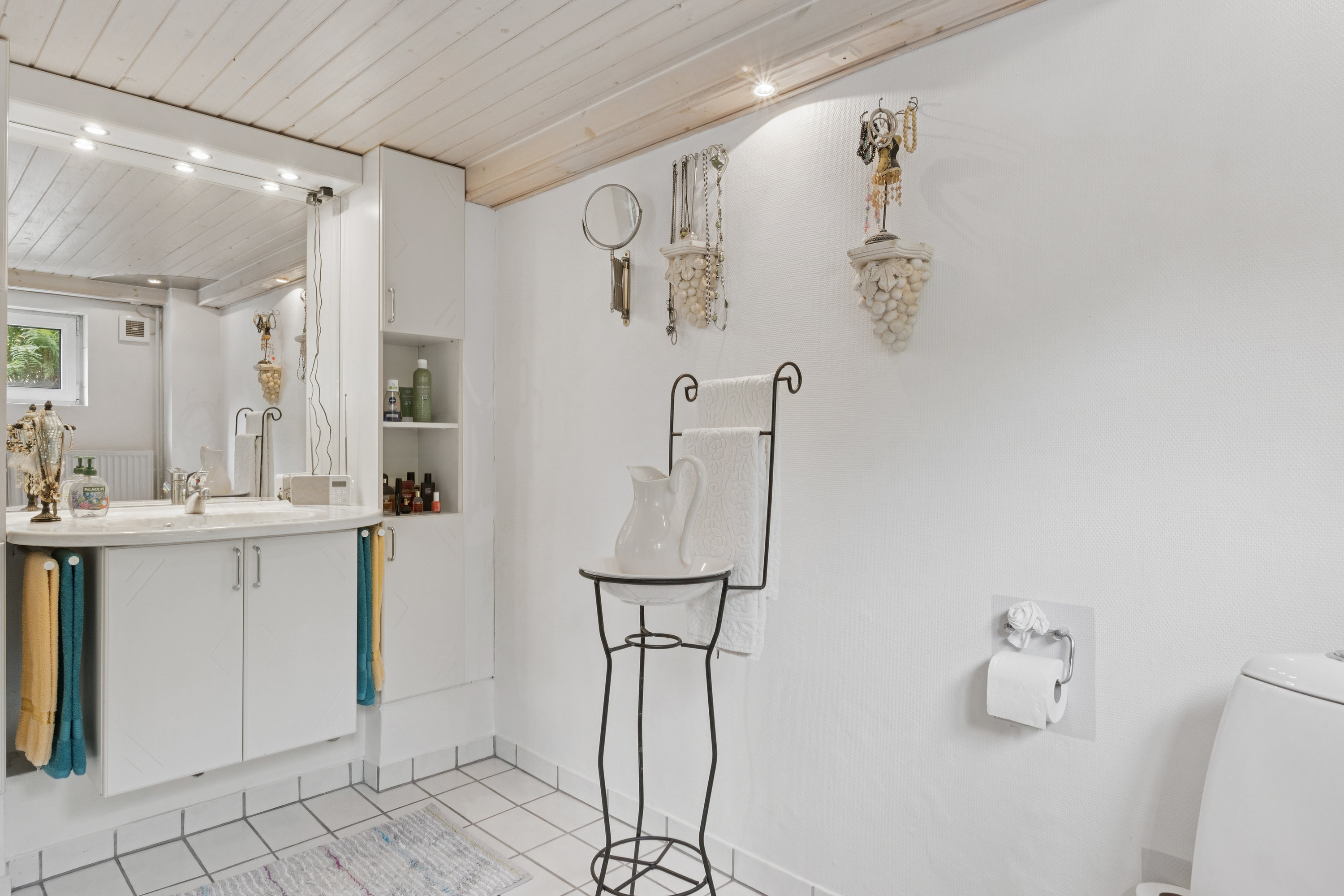 Fremhævet badeværelse billede i fuldskærmstilstand. Billede af Vodskovvej 97, 9310 Vodskov