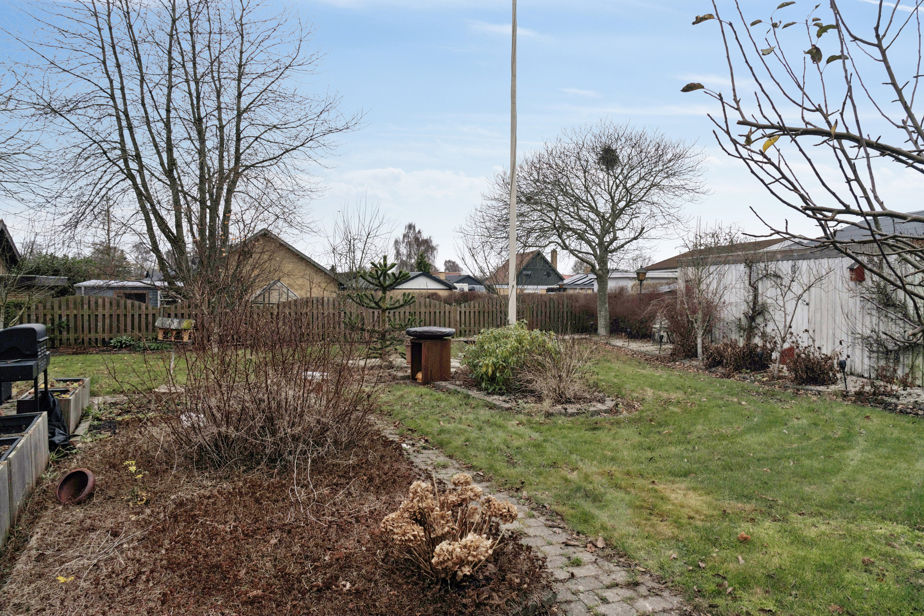 Fremhævet udendørs billede i fuldskærmstilstand. Billede af Stærvej 6, 4350 Ugerløse