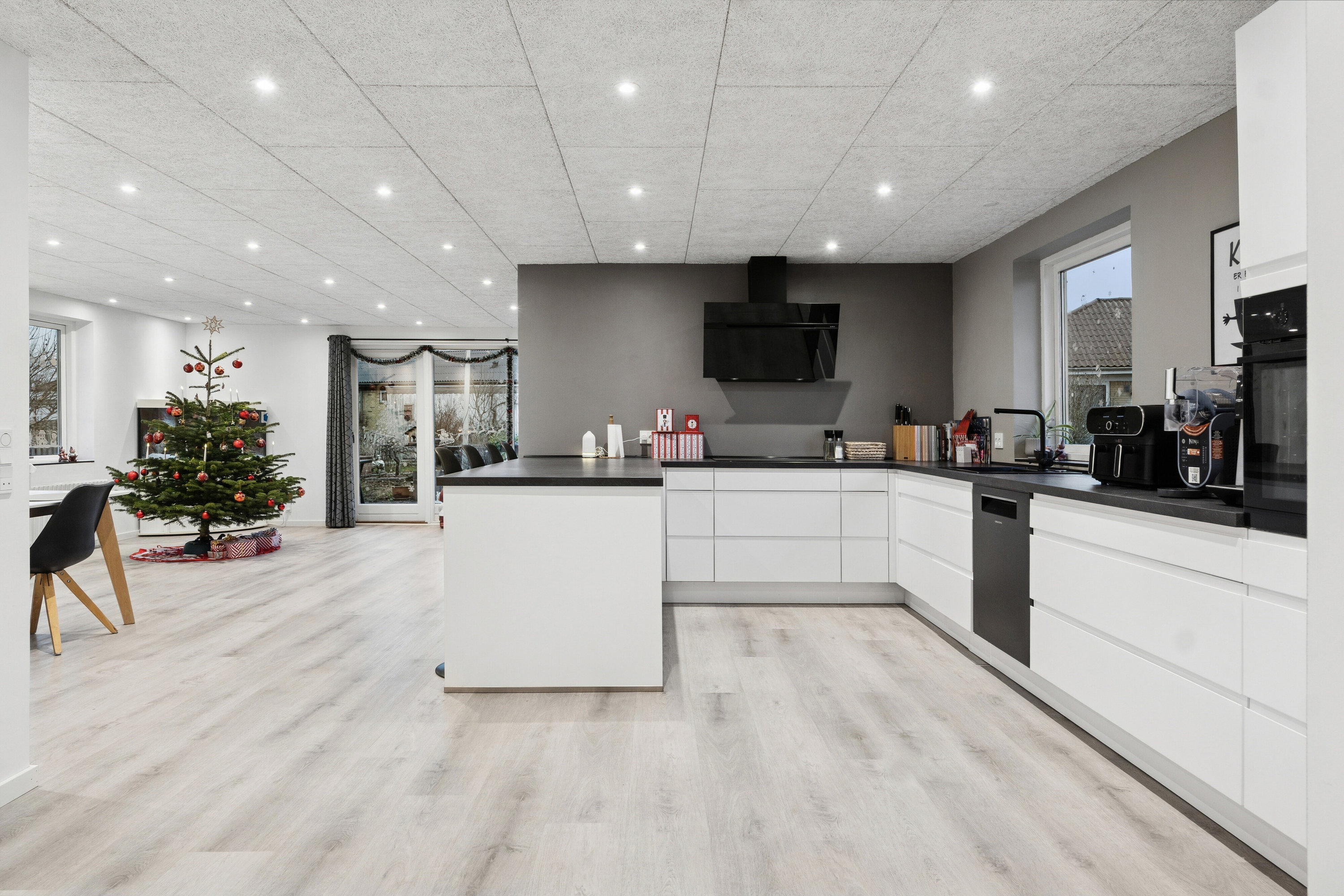 Fremhævet køkken billede i fuldskærmstilstand. Billede af Stærvej 6, 4350 Ugerløse