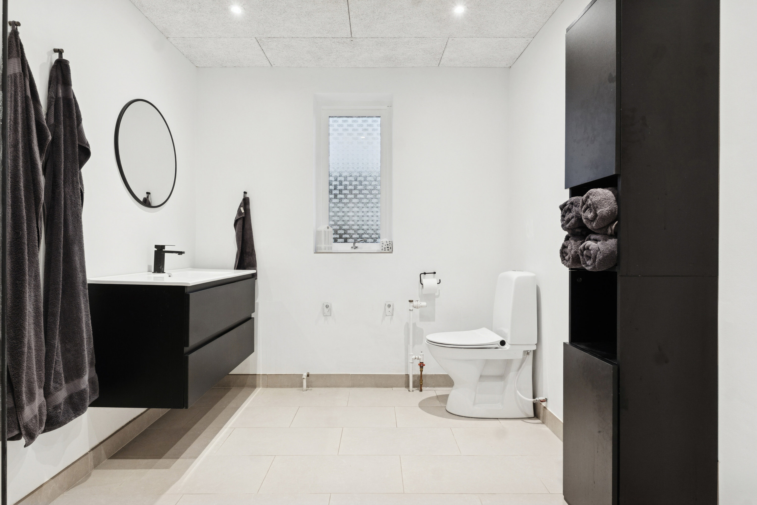 Fremhævet badeværelse billede i fuldskærmstilstand. Billede af Stærvej 6, 4350 Ugerløse