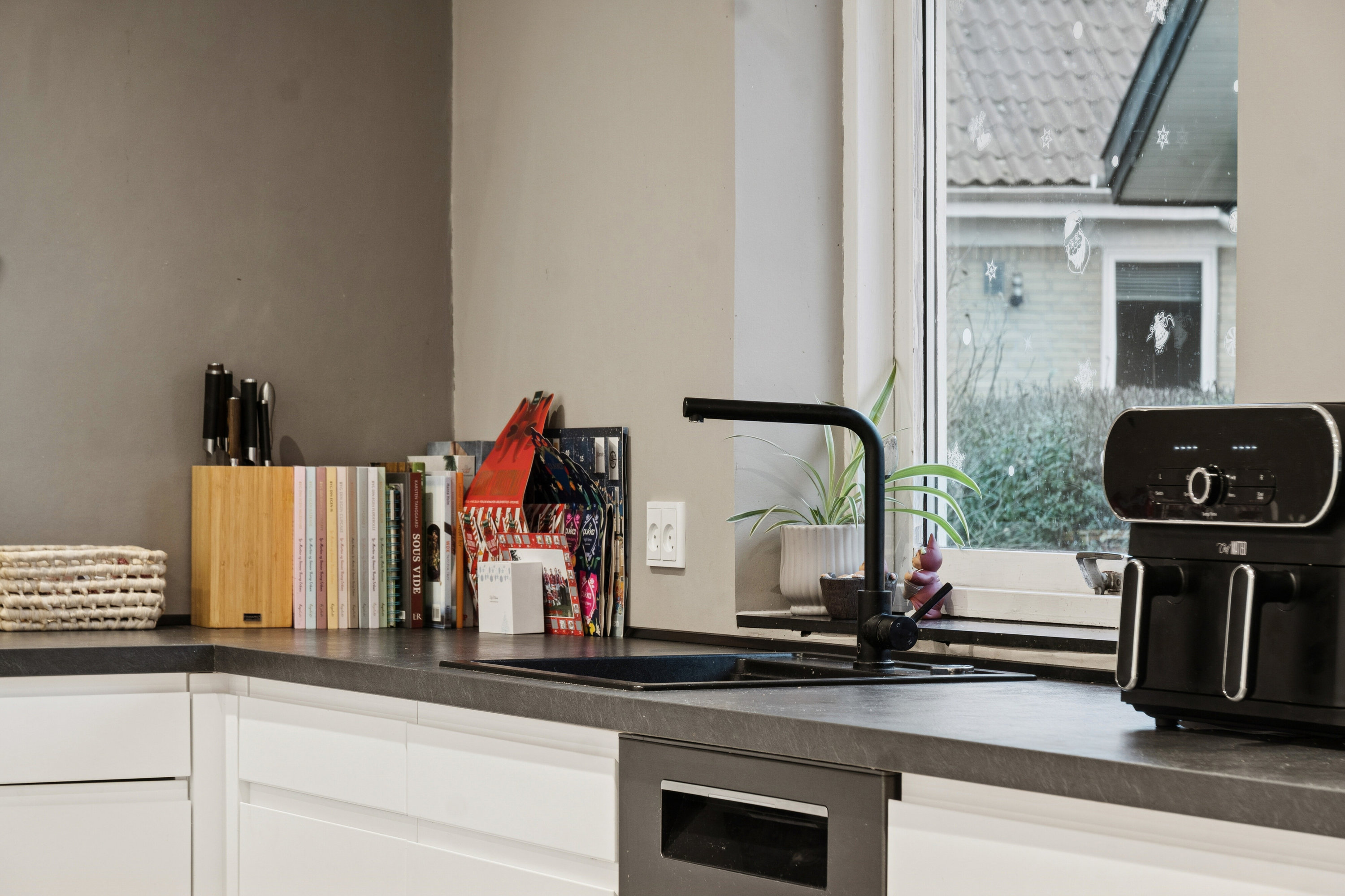 Fremhævet køkken billede i fuldskærmstilstand. Billede af Stærvej 6, 4350 Ugerløse