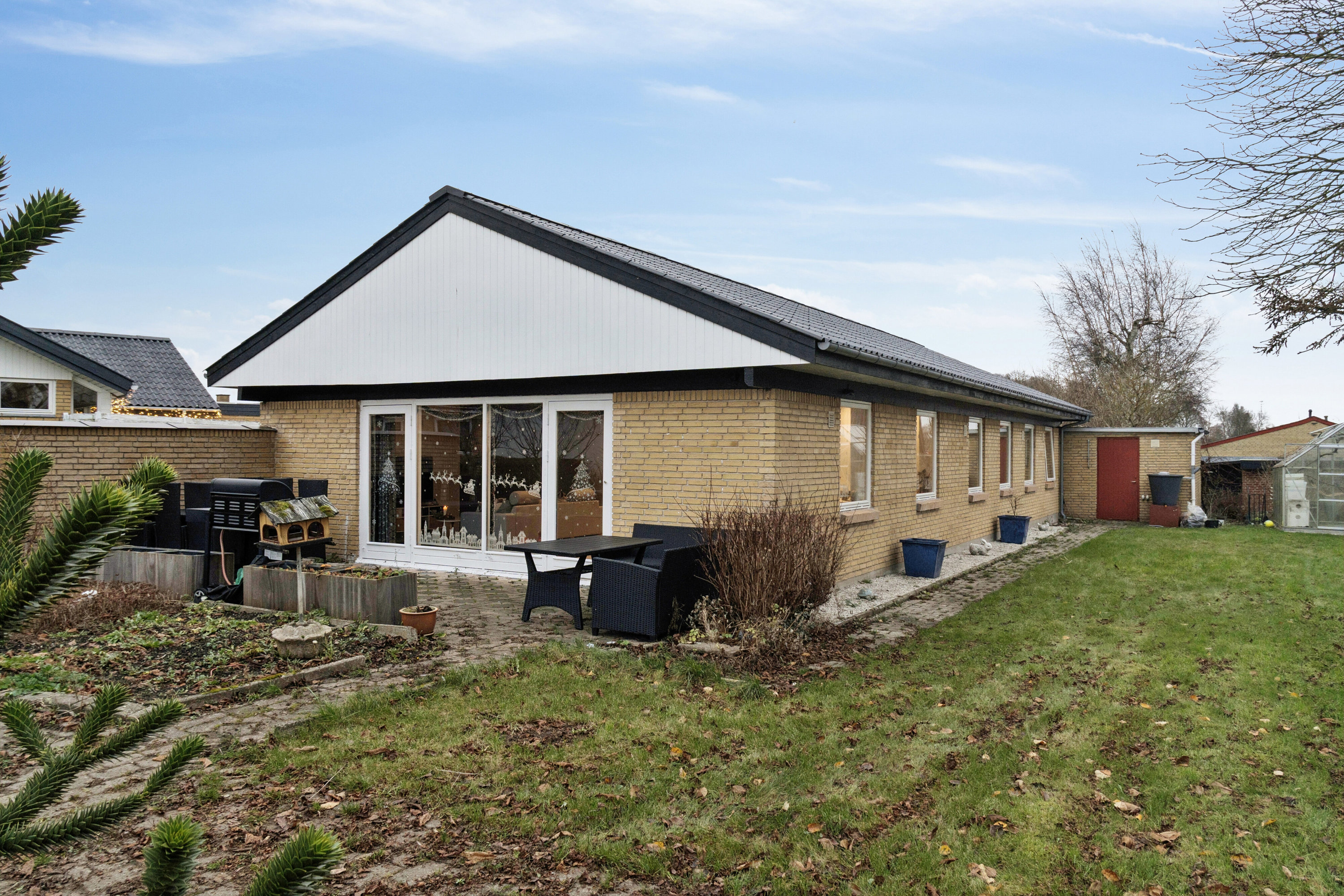 Fremhævet set fra haven billede i fuldskærmstilstand. Billede af Stærvej 6, 4350 Ugerløse