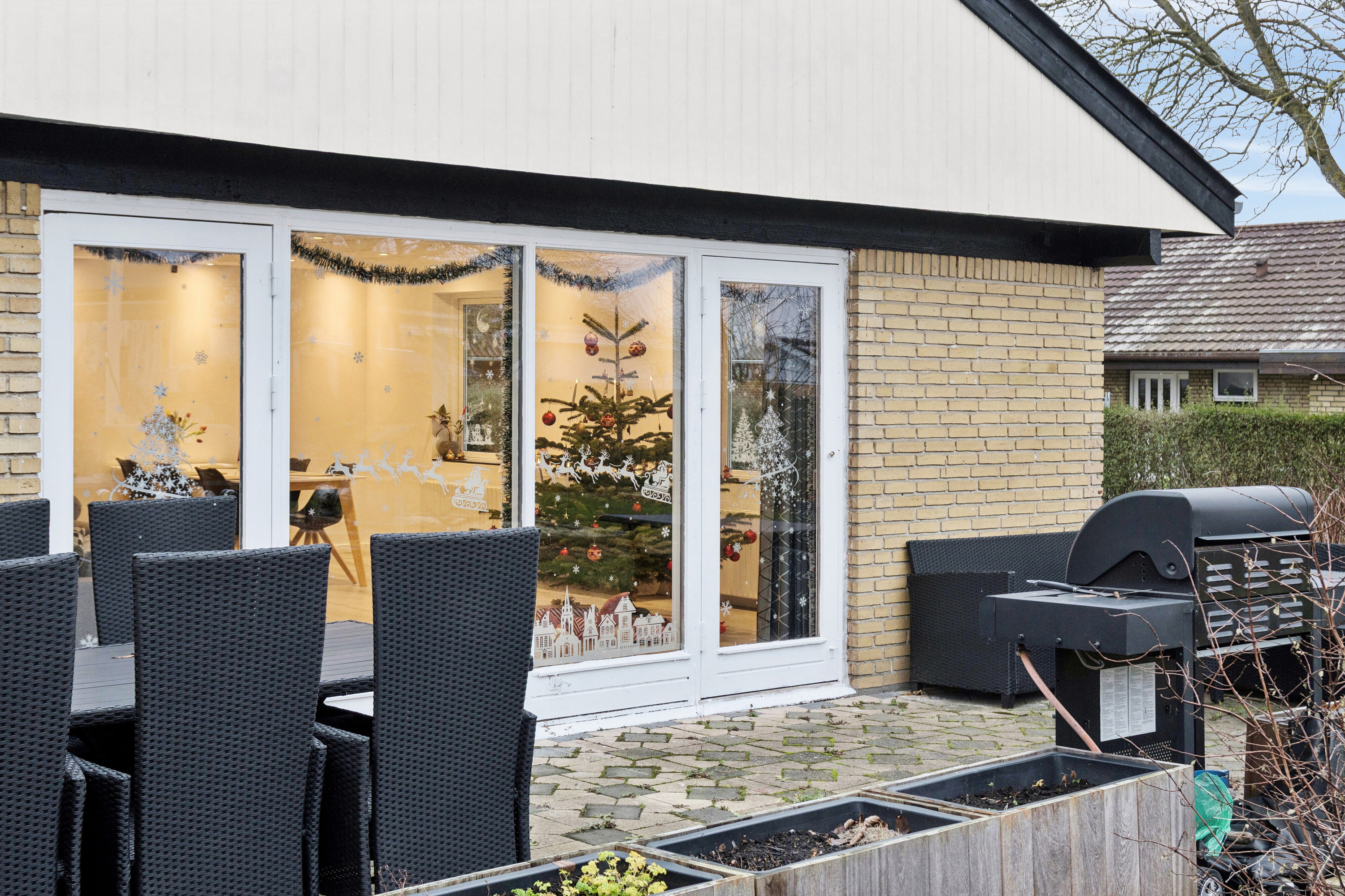 Fremhævet udendørs billede i fuldskærmstilstand. Billede af Stærvej 6, 4350 Ugerløse