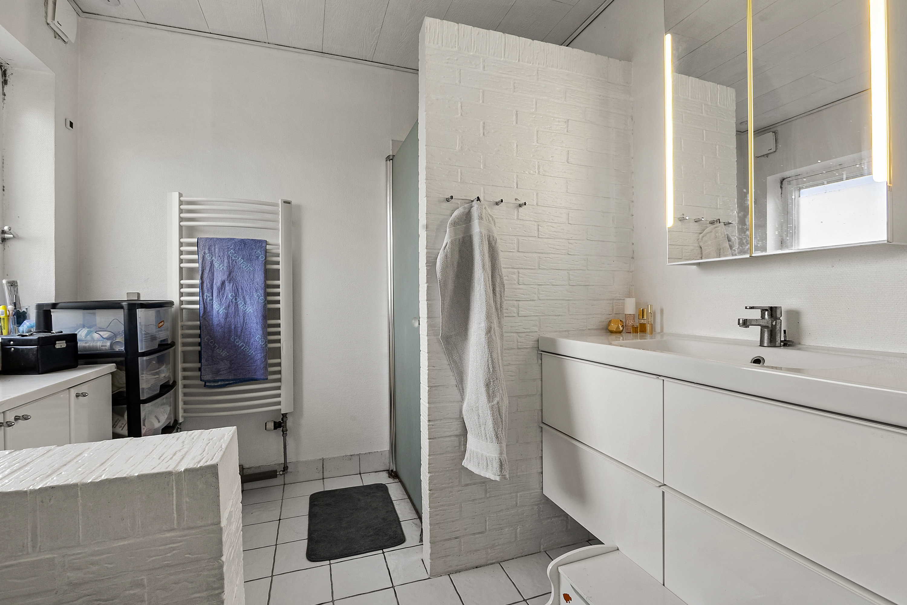 Fremhævet badeværelse billede i fuldskærmstilstand. Billede af Stenløkke 12, Kliplev, 6200 Aabenraa