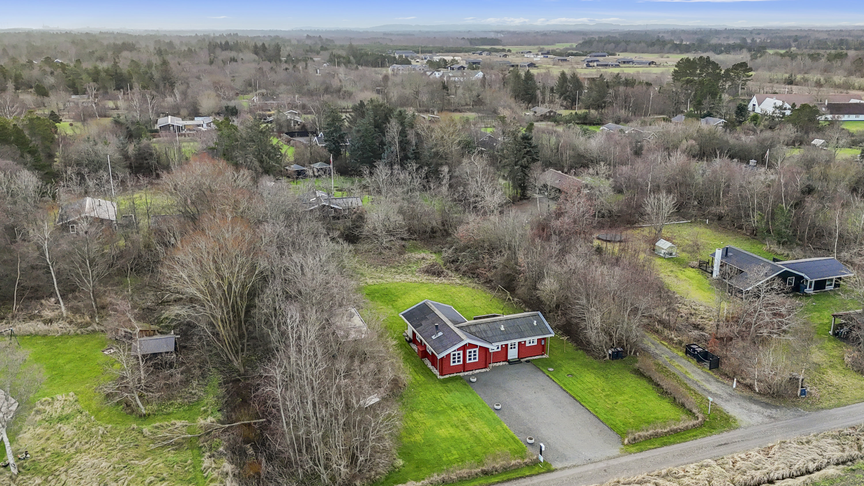 Fremhævet facade billede i fuldskærmstilstand. Billede af Engdraget 16, Bratten, 9981 Jerup