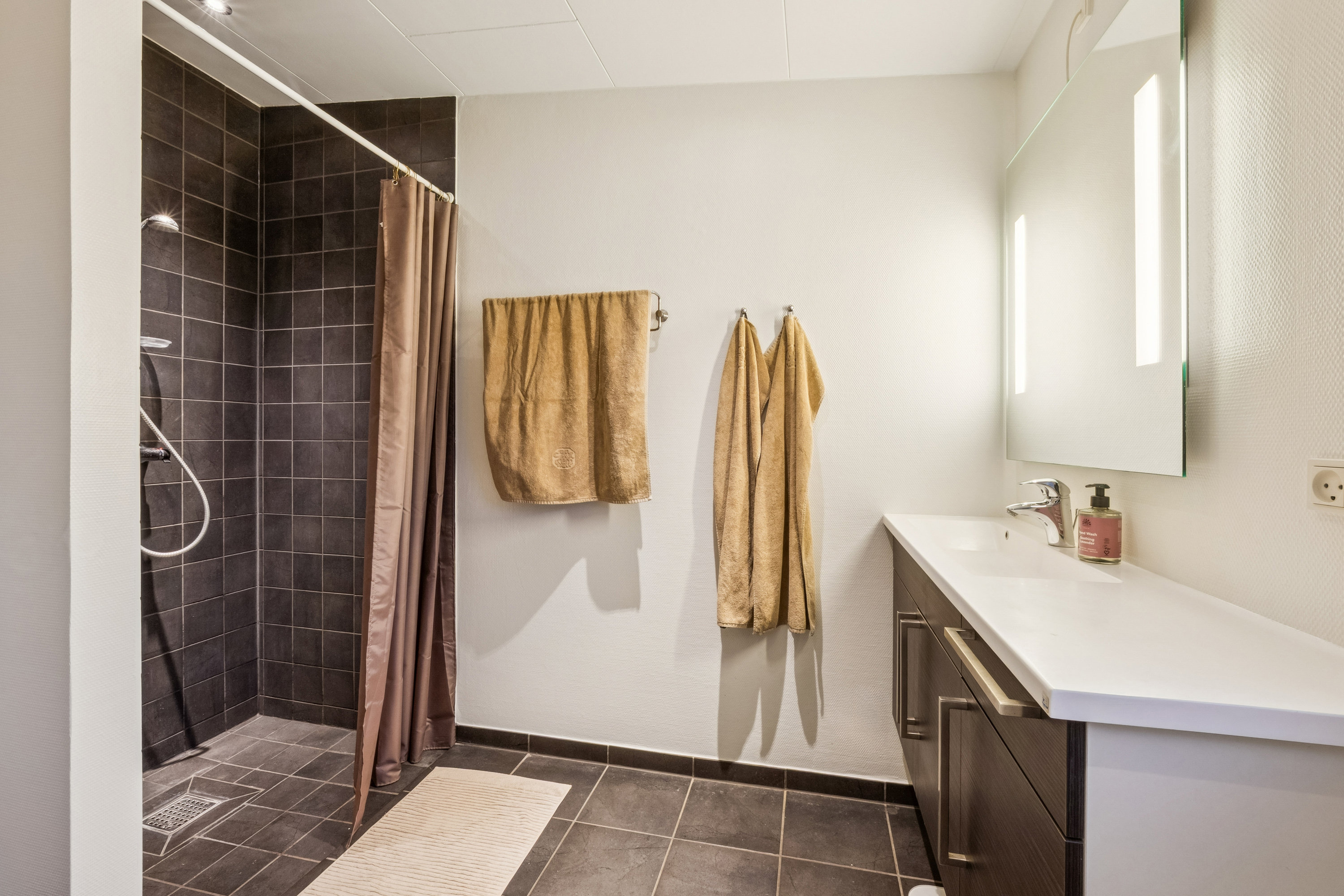 Fremhævet badeværelse billede i fuldskærmstilstand. Billede af Baldersvej 131, 7800 Skive