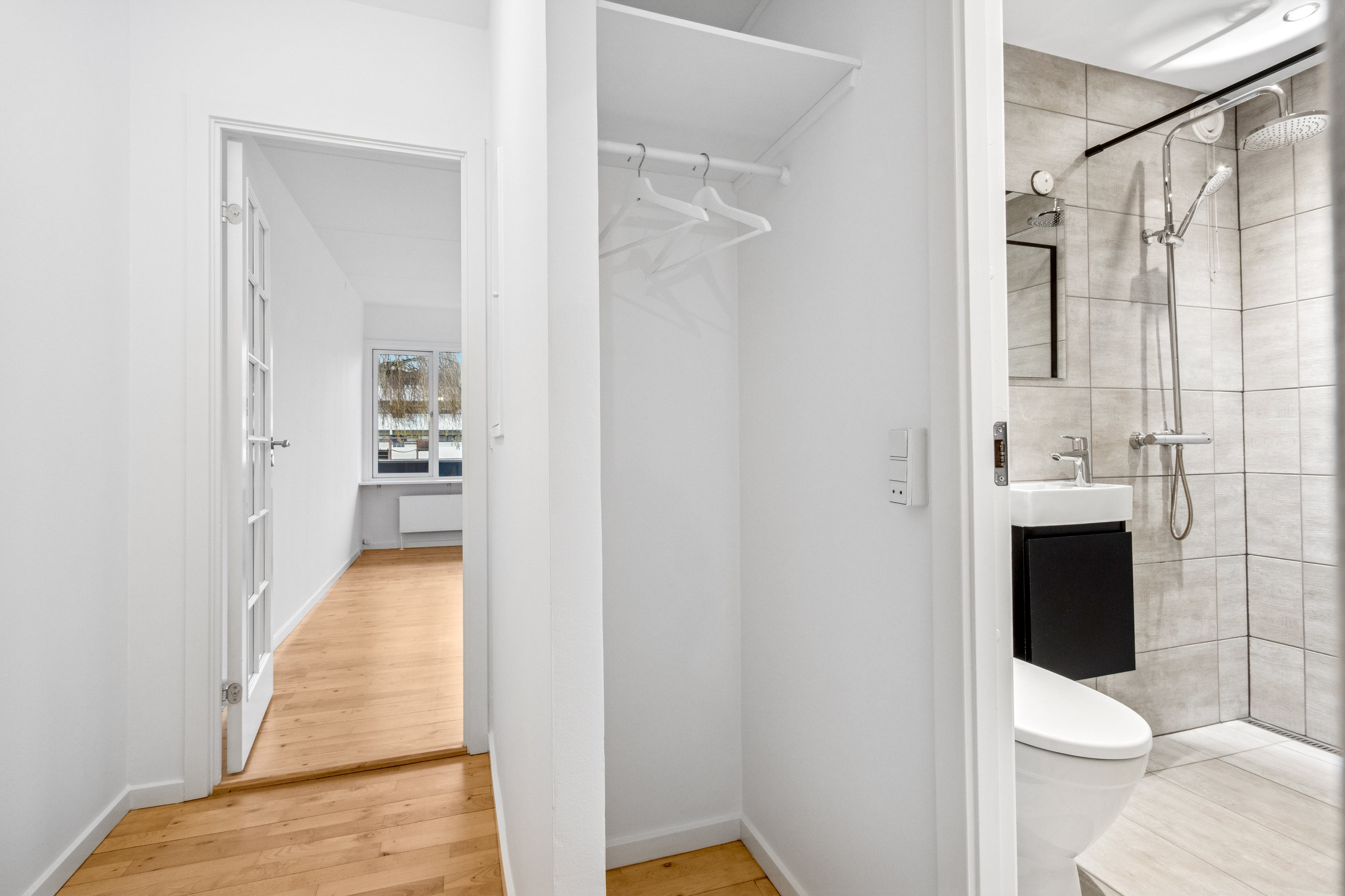 Fremhævet gang billede i fuldskærmstilstand. Billede af Vejlegårdsparken 52, st.. 2., 2665 Vallensbæk Strand