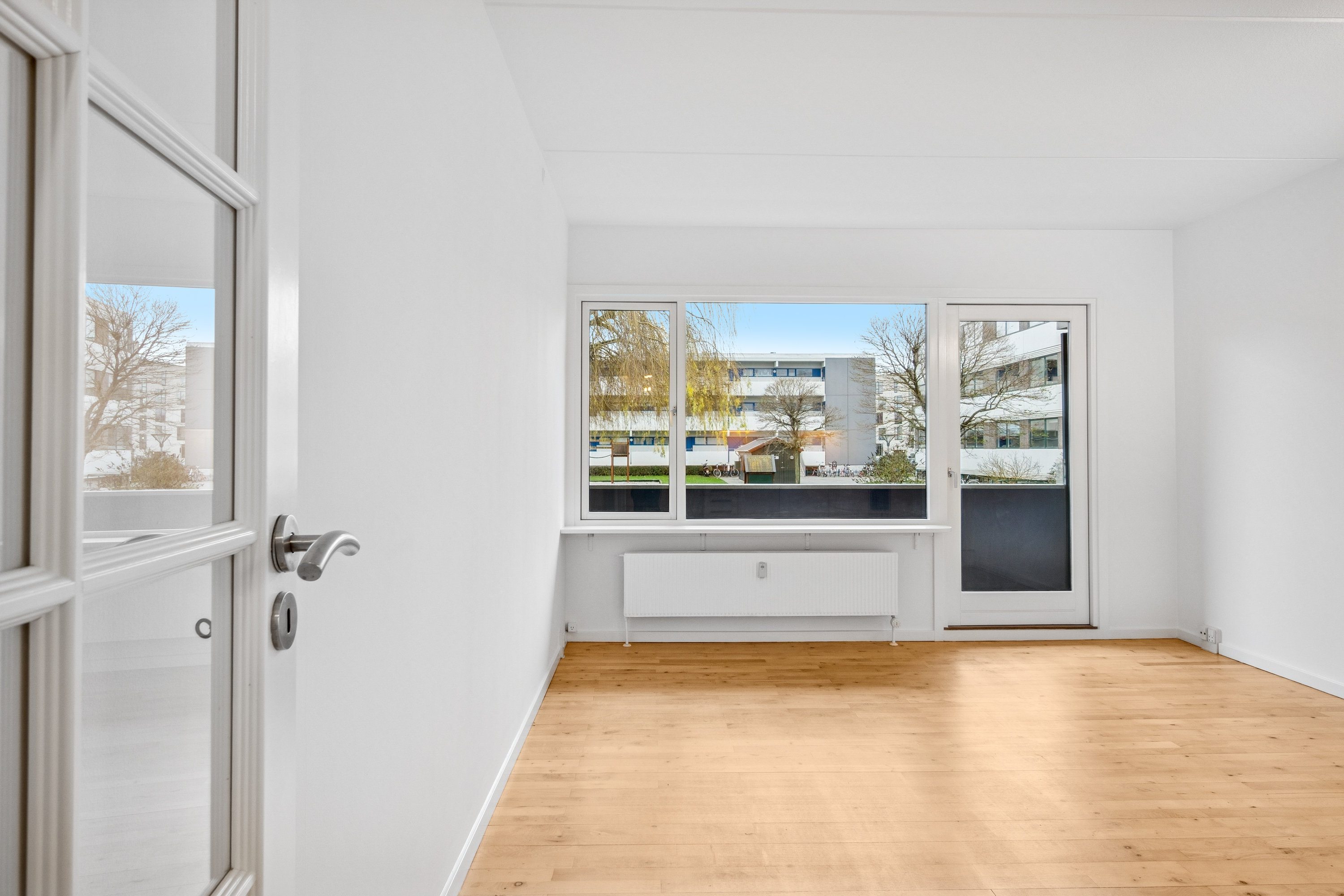 Fremhævet stue billede i fuldskærmstilstand. Billede af Vejlegårdsparken 52, st.. 2., 2665 Vallensbæk Strand