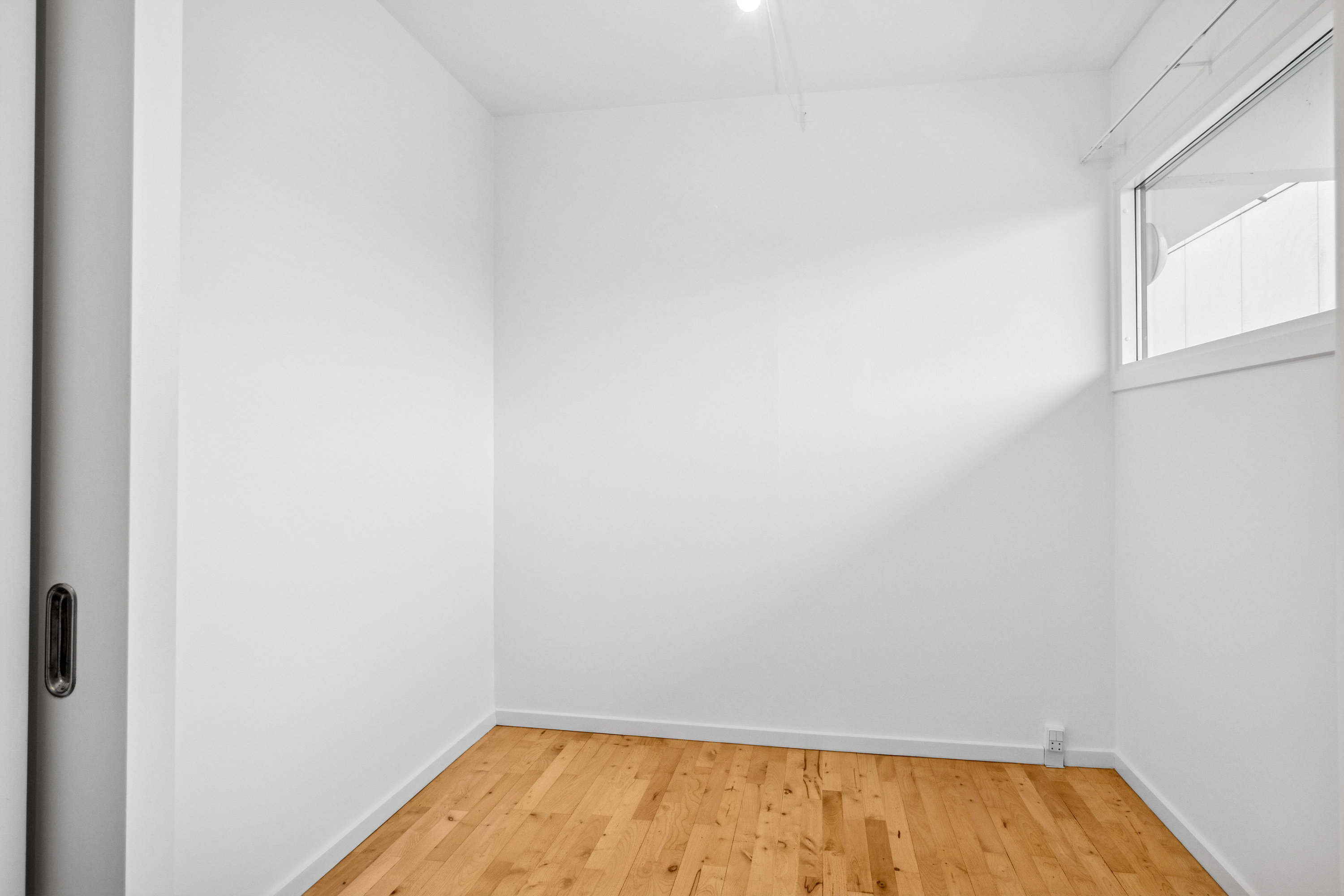 Fremhævet værelse billede i fuldskærmstilstand. Billede af Vejlegårdsparken 52, st.. 2., 2665 Vallensbæk Strand