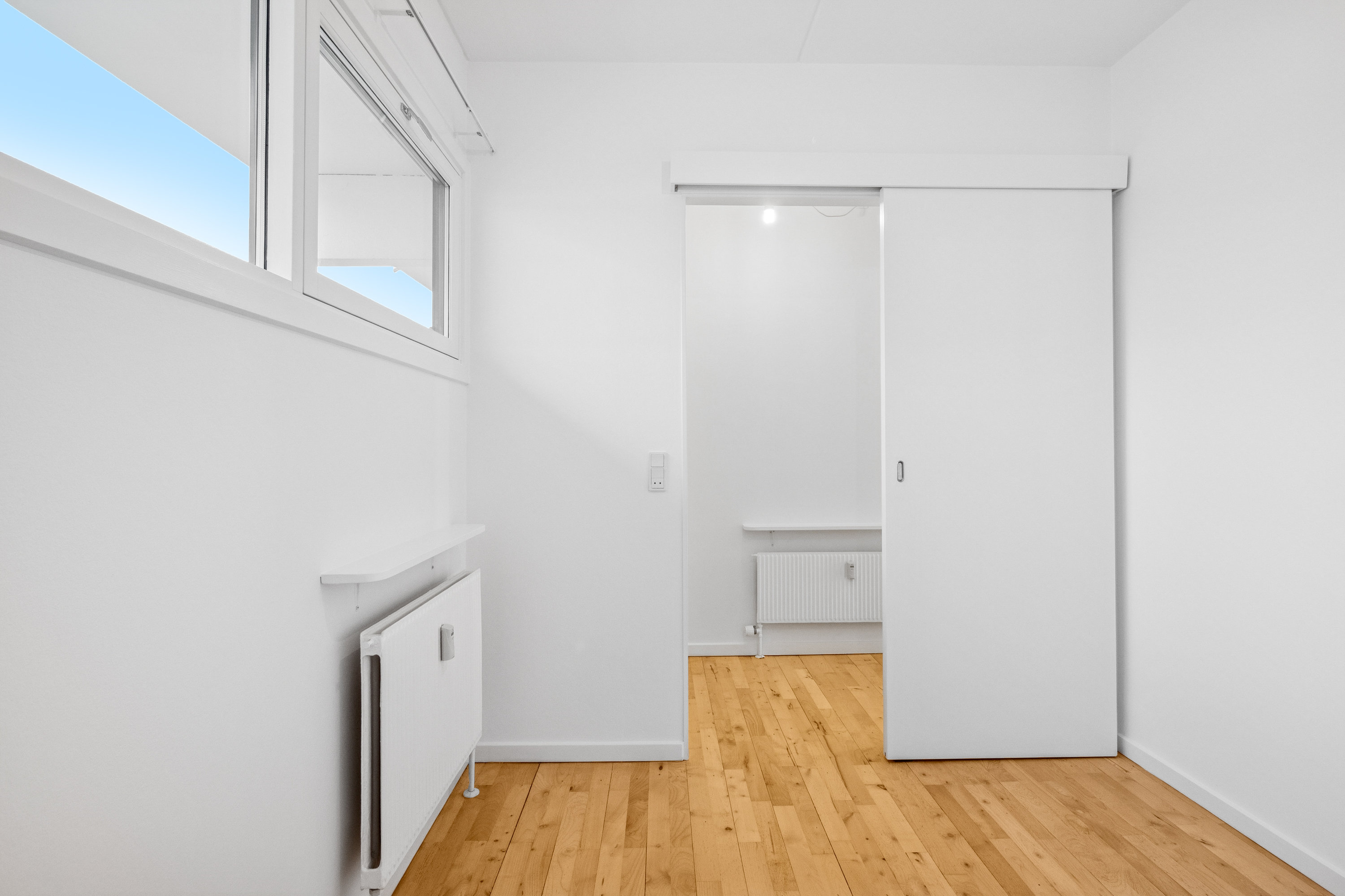 Fremhævet værelse billede i fuldskærmstilstand. Billede af Vejlegårdsparken 52, st.. 2., 2665 Vallensbæk Strand