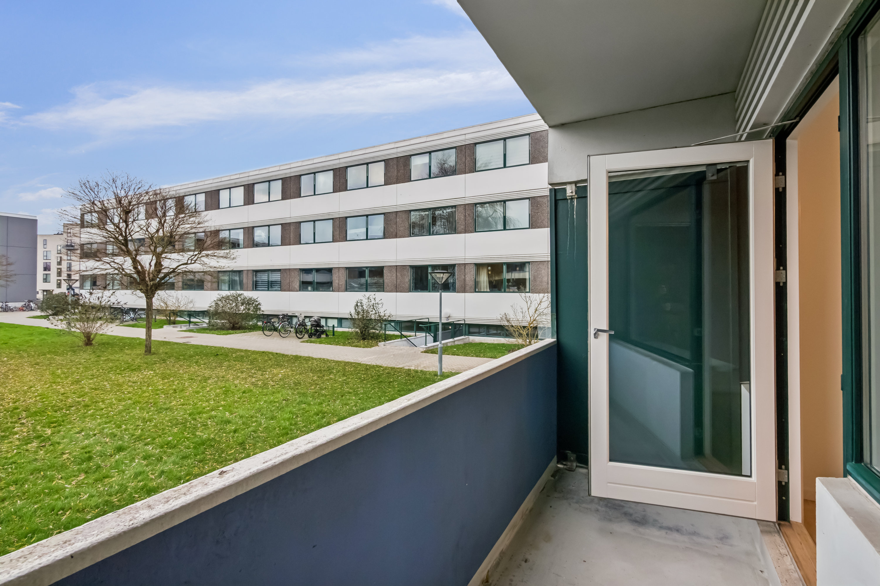 Fremhævet altan billede i fuldskærmstilstand. Billede af Vejlegårdsparken 52, st.. 2., 2665 Vallensbæk Strand