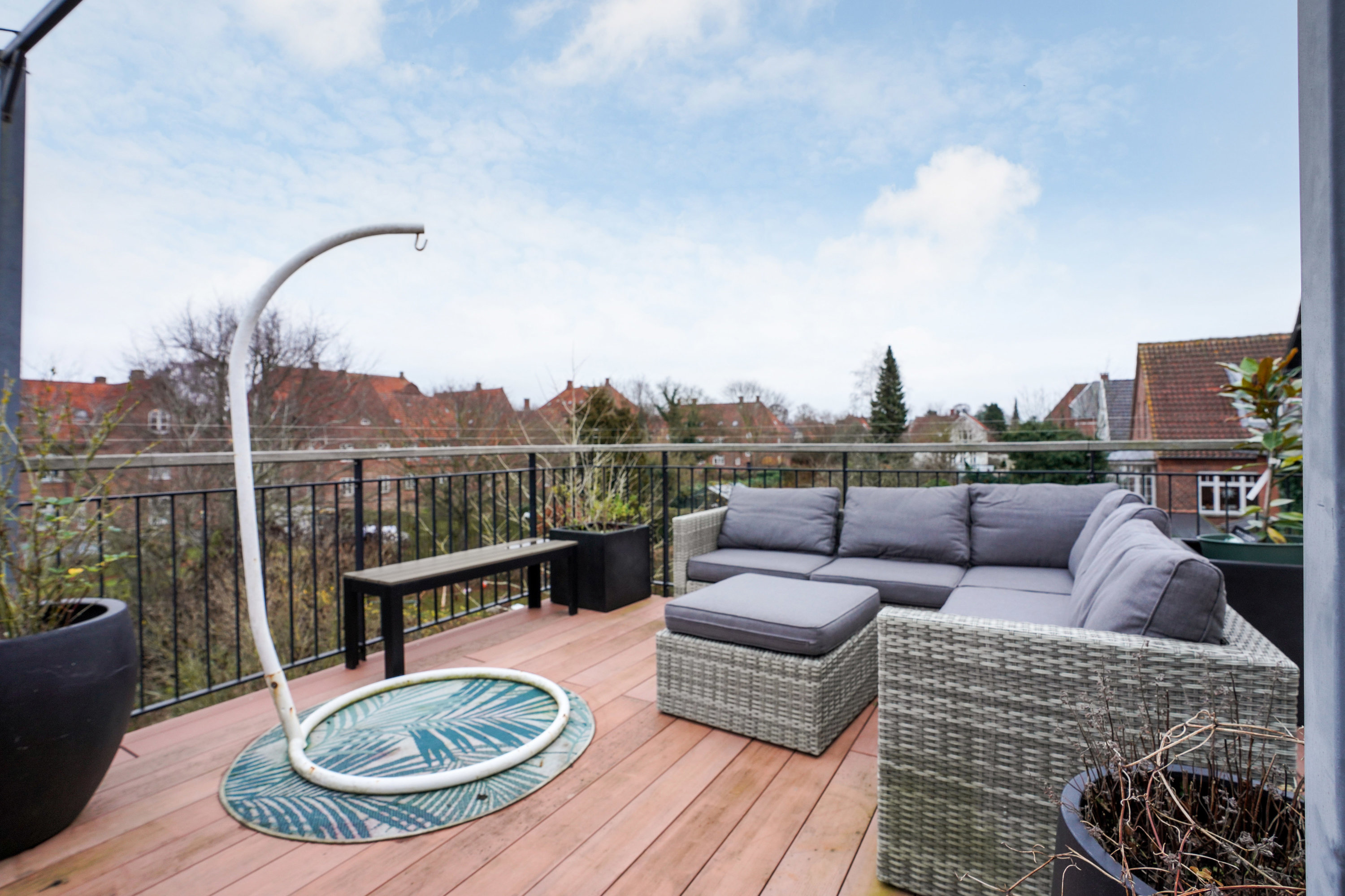 Fremhævet terrasse billede i fuldskærmstilstand. Billede af Kastanievej 55, 1., 5230 Odense M