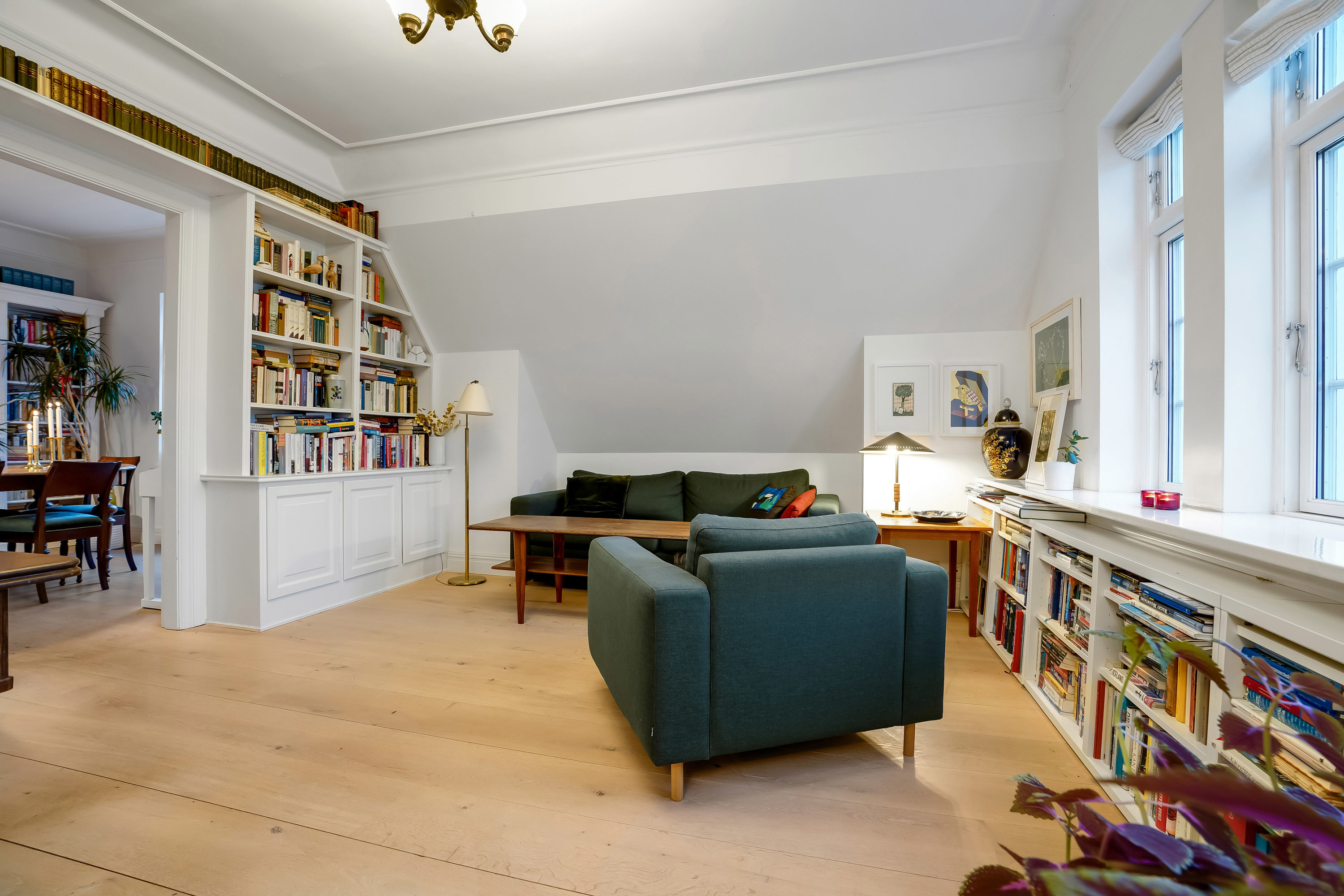 Fremhævet stue billede i fuldskærmstilstand. Billede af Kastanievej 55, 1., 5230 Odense M