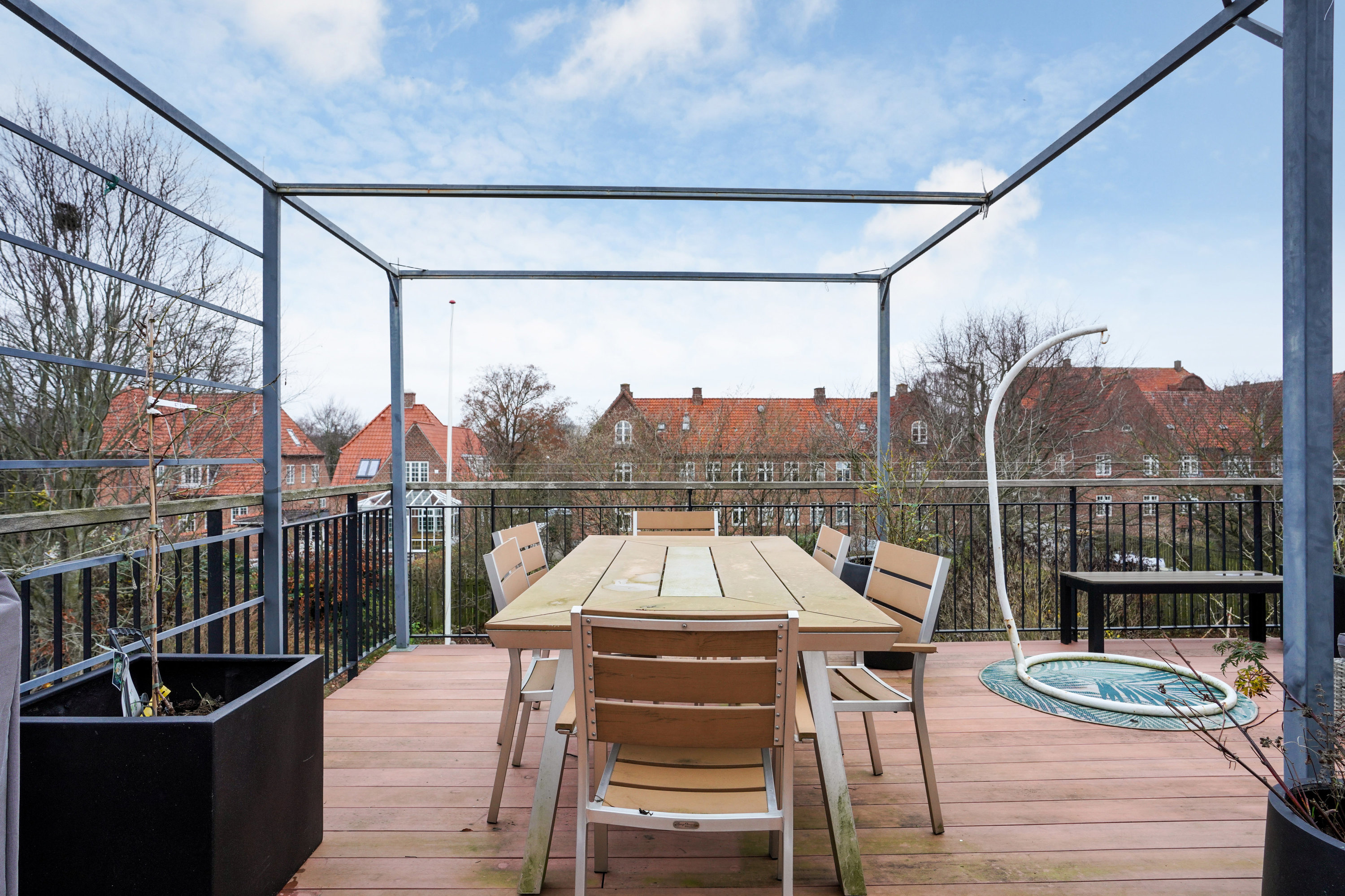 Fremhævet terrasse billede i fuldskærmstilstand. Billede af Kastanievej 55, 1., 5230 Odense M