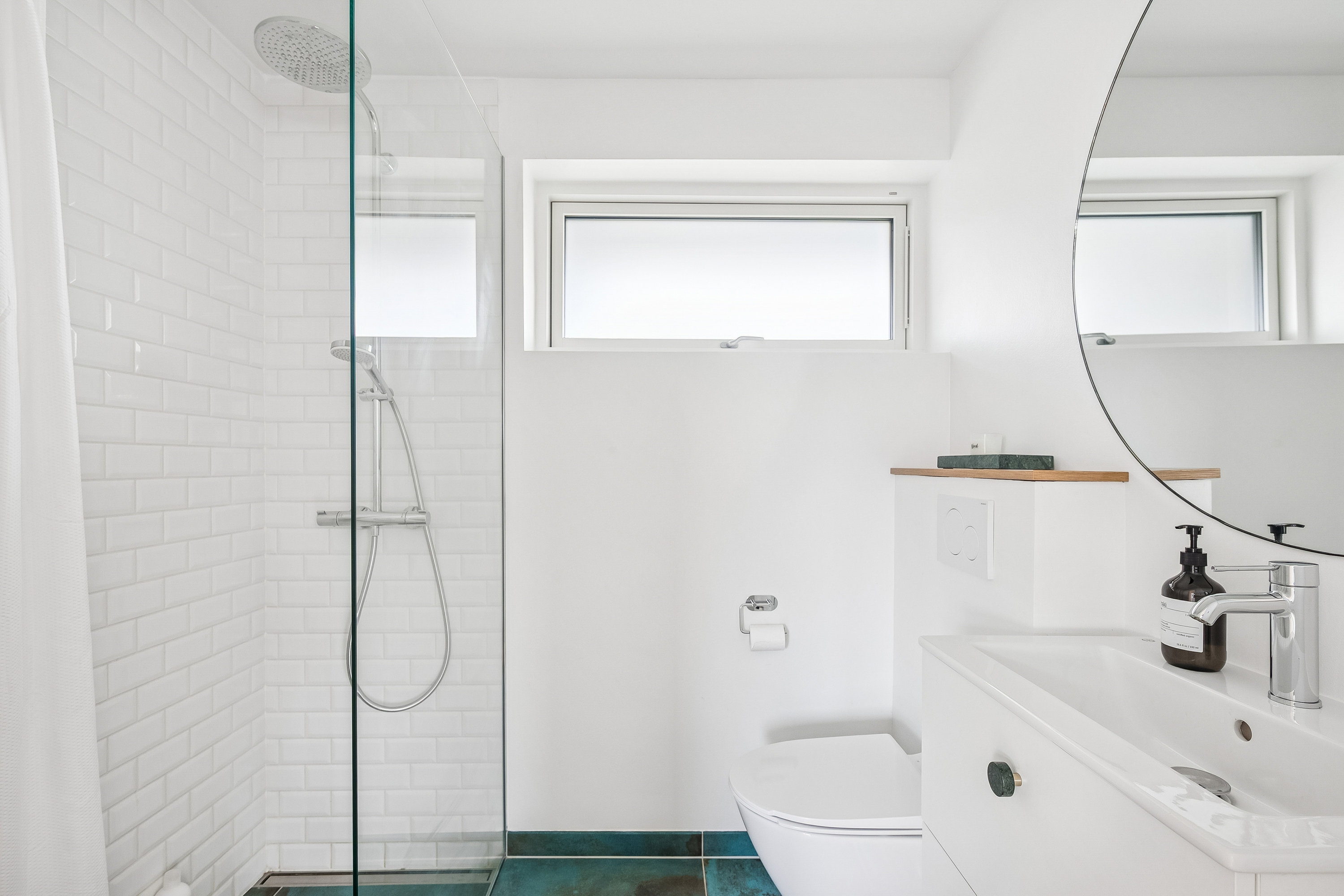 Fremhævet badeværelse billede i fuldskærmstilstand. Billede af Løvtoften 7, 2630 Taastrup