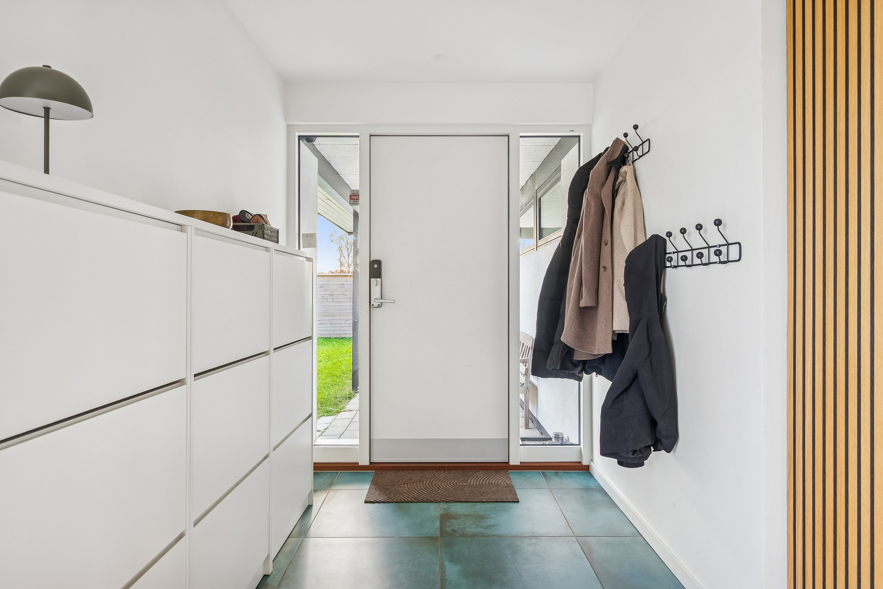 Fremhævet gang billede i fuldskærmstilstand. Billede af Løvtoften 7, 2630 Taastrup