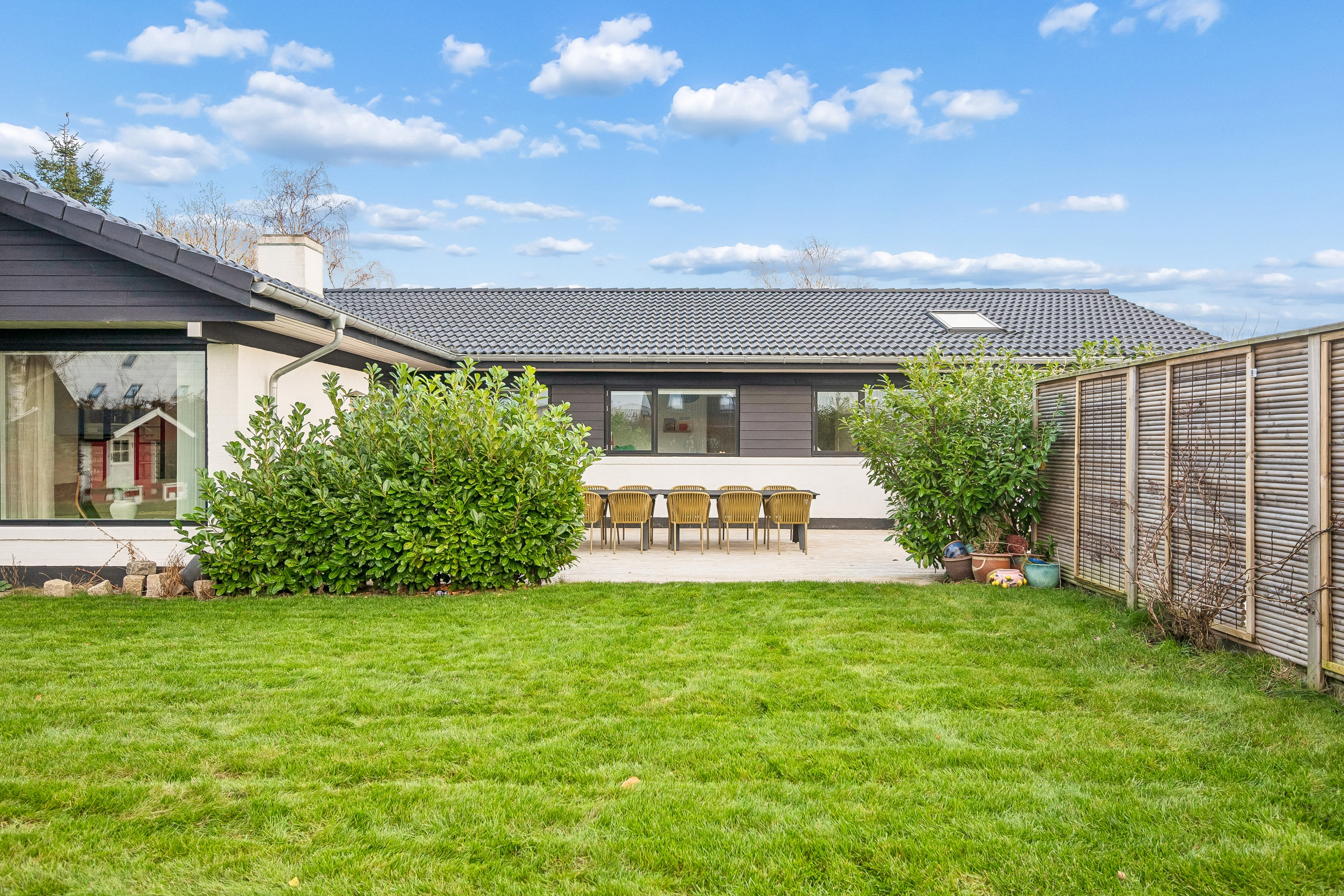 Fremhævet have billede i fuldskærmstilstand. Billede af Løvtoften 7, 2630 Taastrup