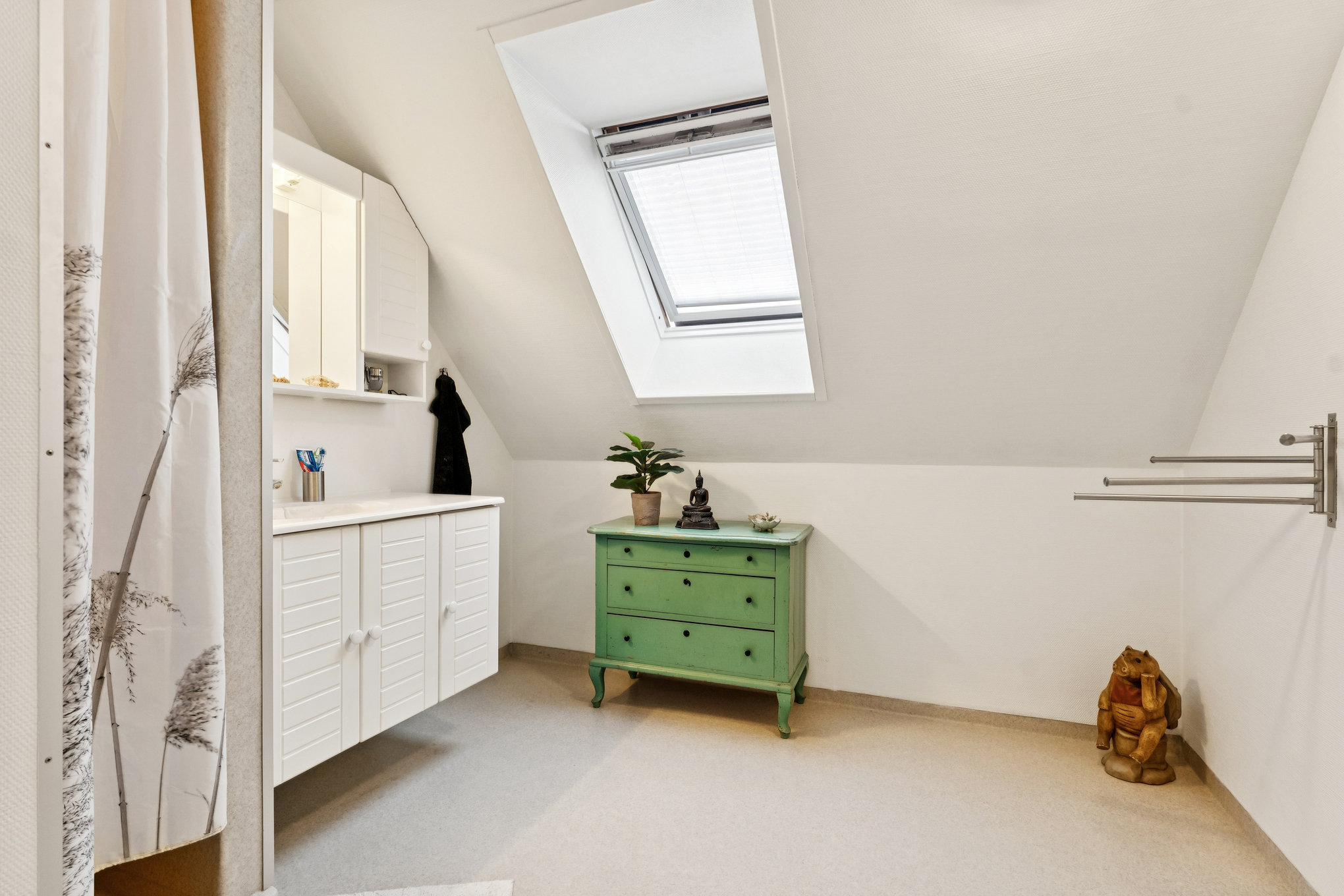 Fremhævet badeværelse billede i fuldskærmstilstand. Billede af Topasdalen 10, 8930 Randers NØ