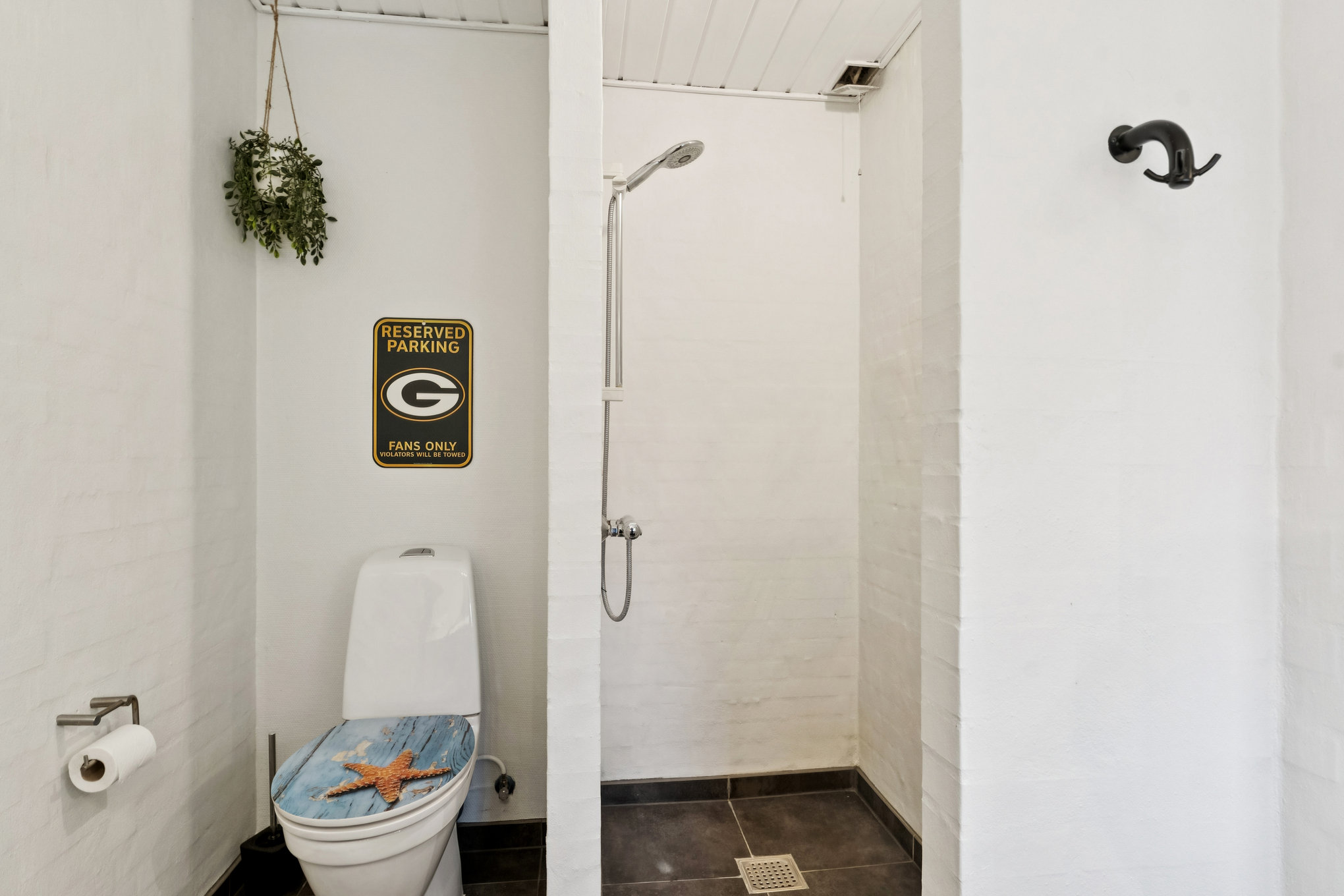 Fremhævet badeværelse billede i fuldskærmstilstand. Billede af Topasdalen 10, 8930 Randers NØ