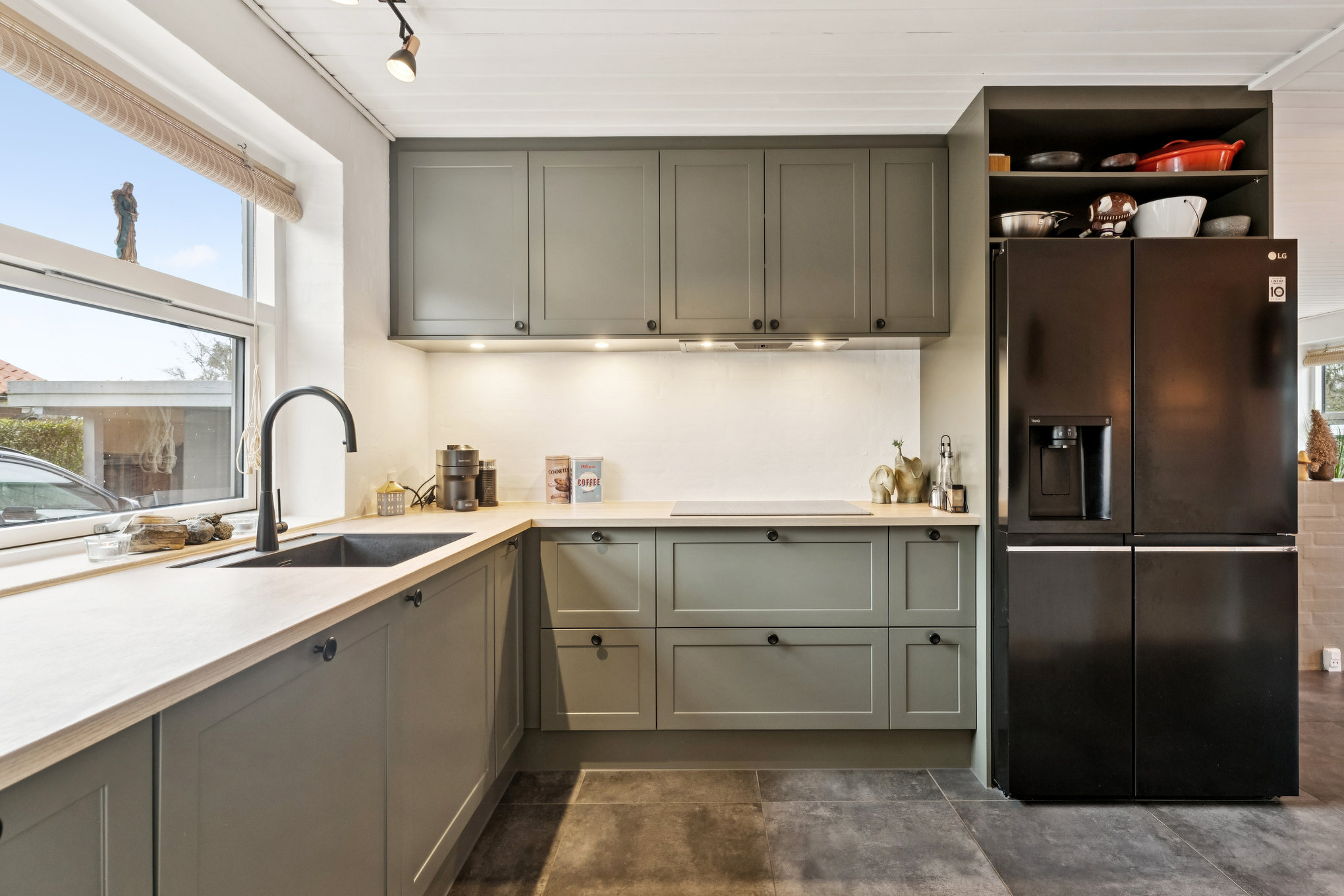 Fremhævet køkken billede i fuldskærmstilstand. Billede af Topasdalen 10, 8930 Randers NØ