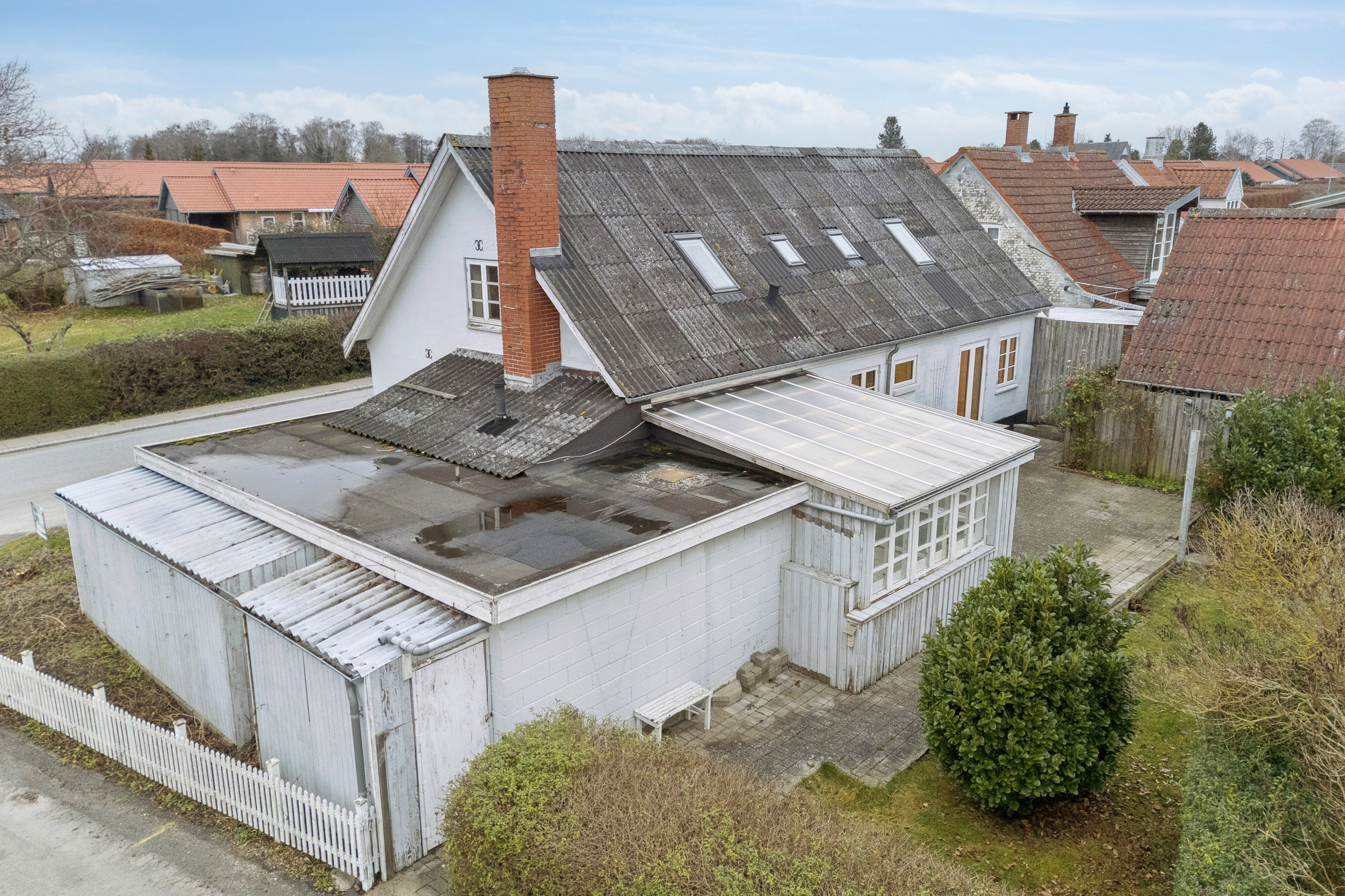 Fremhævet set fra vejen billede i fuldskærmstilstand. Billede af Rødbyvej 18, Thurø, 5700 Svendborg