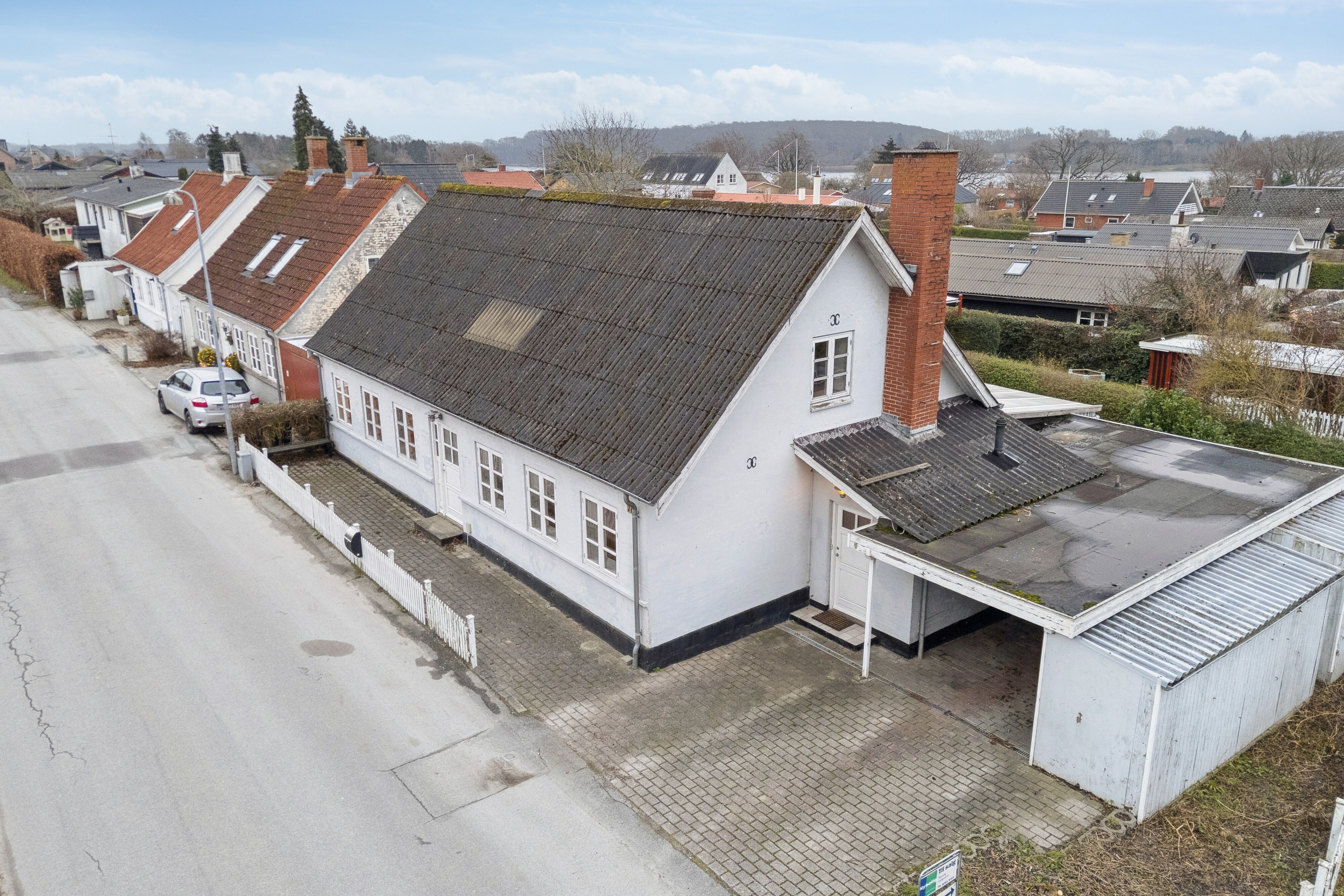 Fremhævet set fra vejen billede i fuldskærmstilstand. Billede af Rødbyvej 18, Thurø, 5700 Svendborg