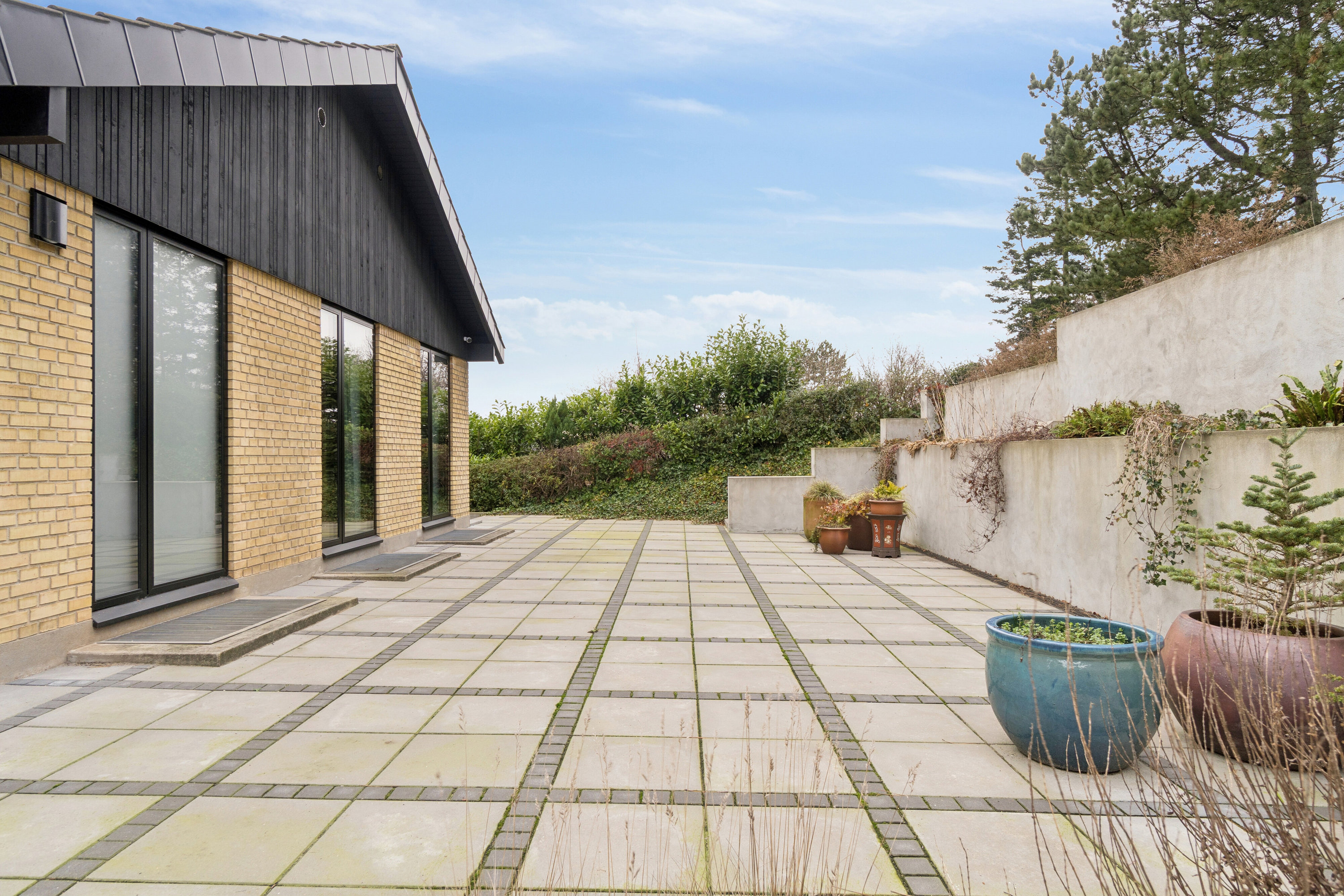 Fremhævet udendørs billede i fuldskærmstilstand. Billede af Filippavej 25, 8270 Højbjerg