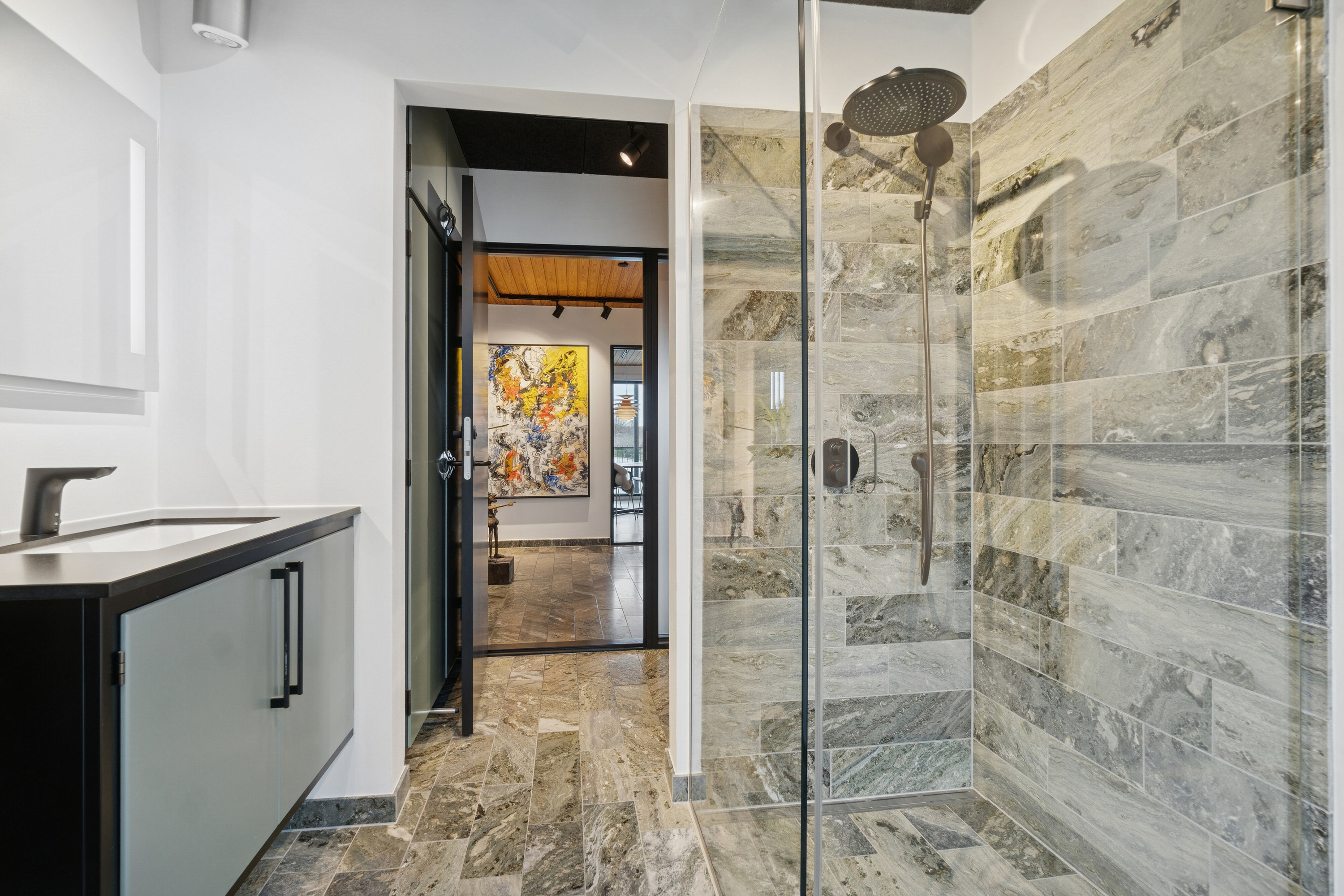 Fremhævet badeværelse billede i fuldskærmstilstand. Billede af Filippavej 25, 8270 Højbjerg