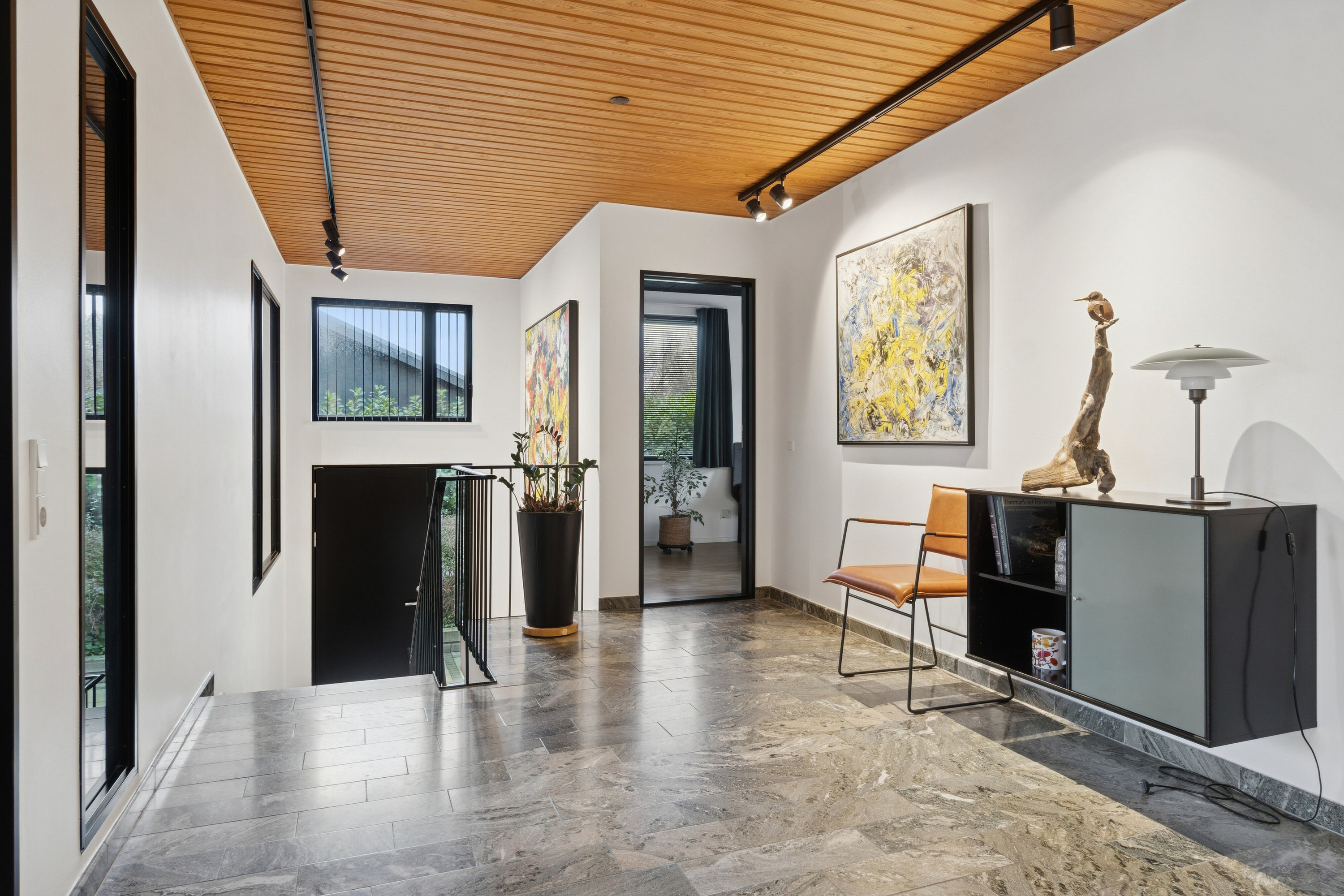 Fremhævet hall billede i fuldskærmstilstand. Billede af Filippavej 25, 8270 Højbjerg