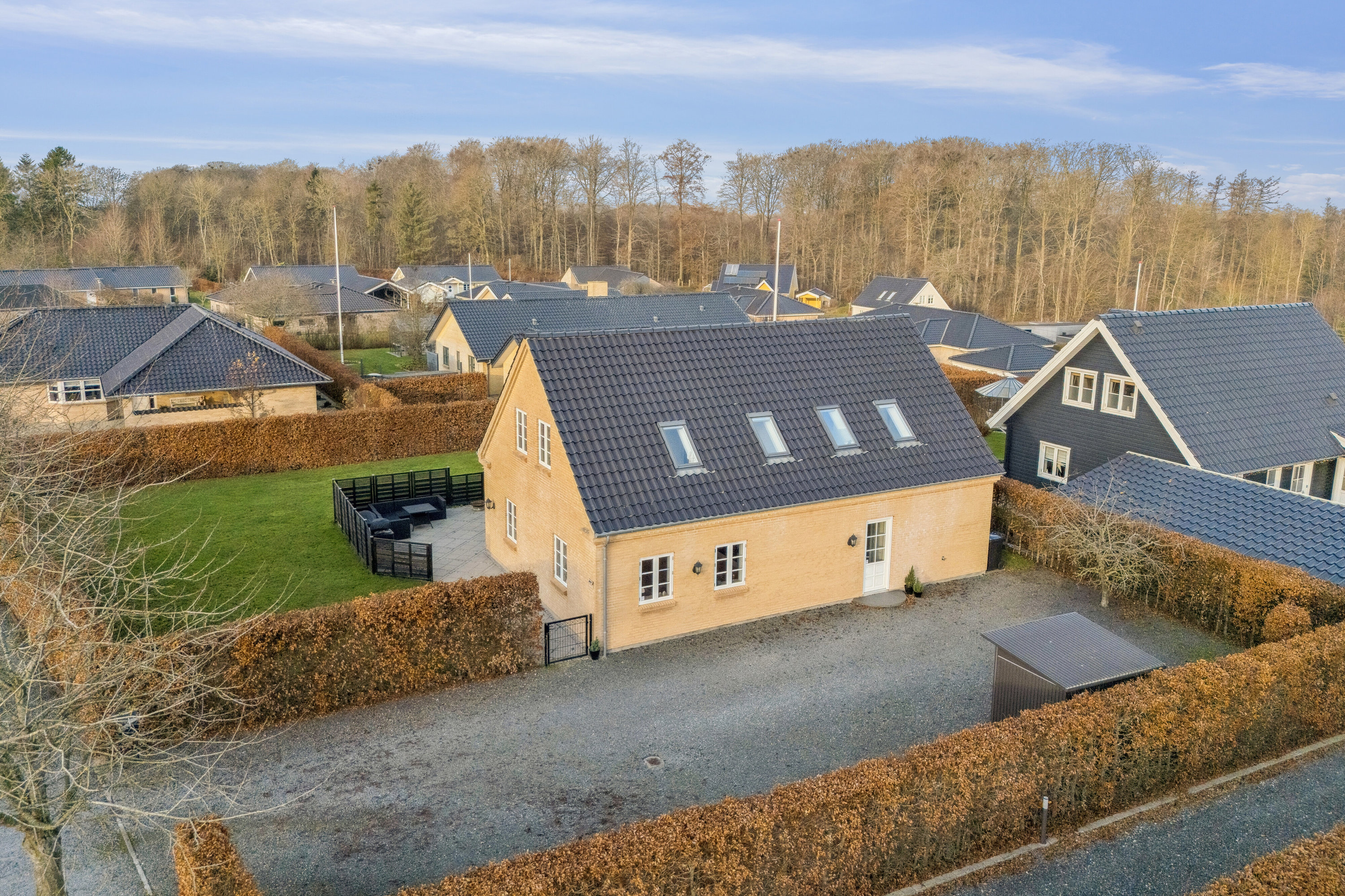 Fremhævet set fra vejen billede i fuldskærmstilstand. Billede af Kirkeløkken 14, Nørre Søby, 5792 Årslev