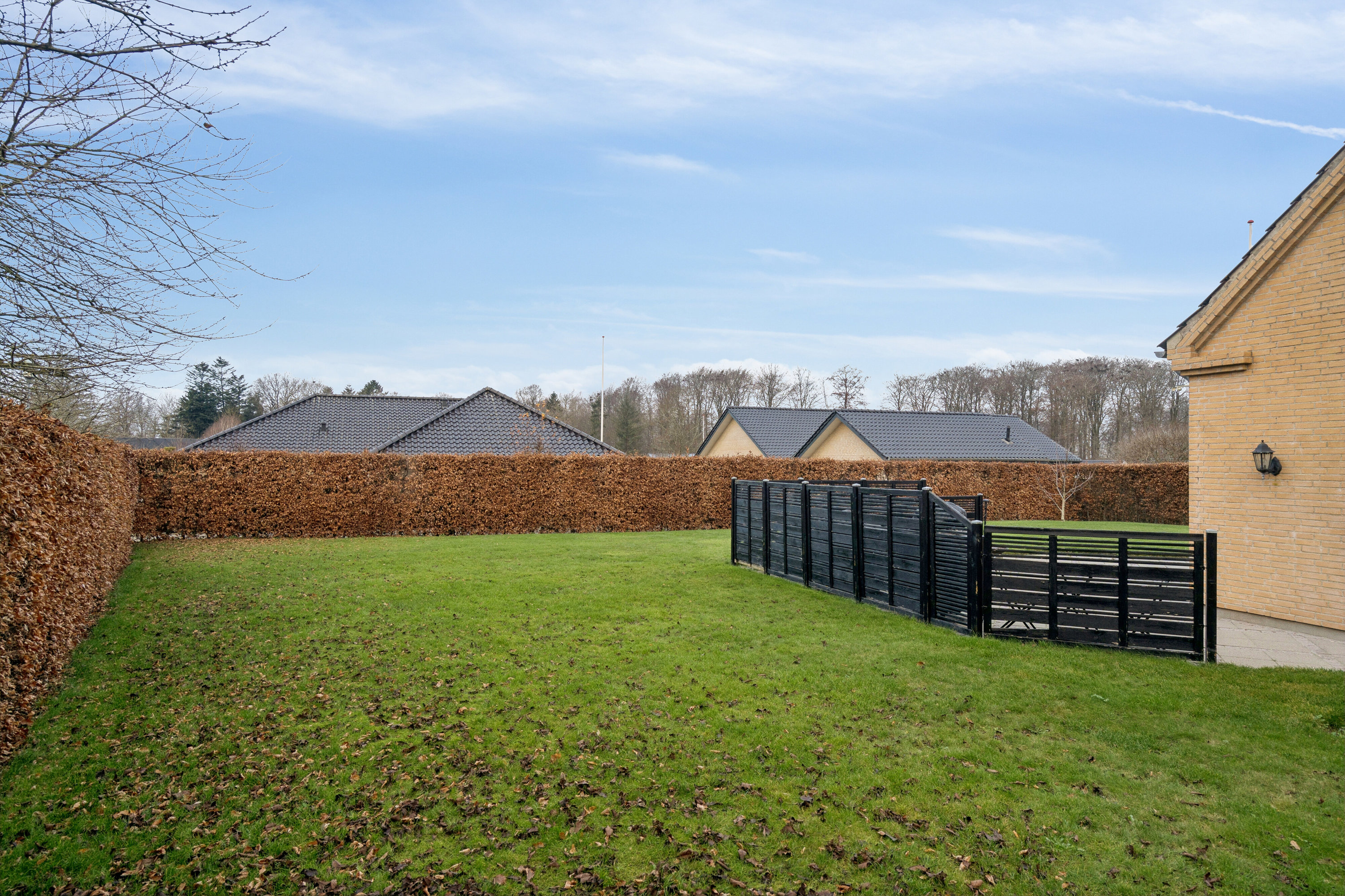 Fremhævet set fra haven billede i fuldskærmstilstand. Billede af Kirkeløkken 14, Nørre Søby, 5792 Årslev