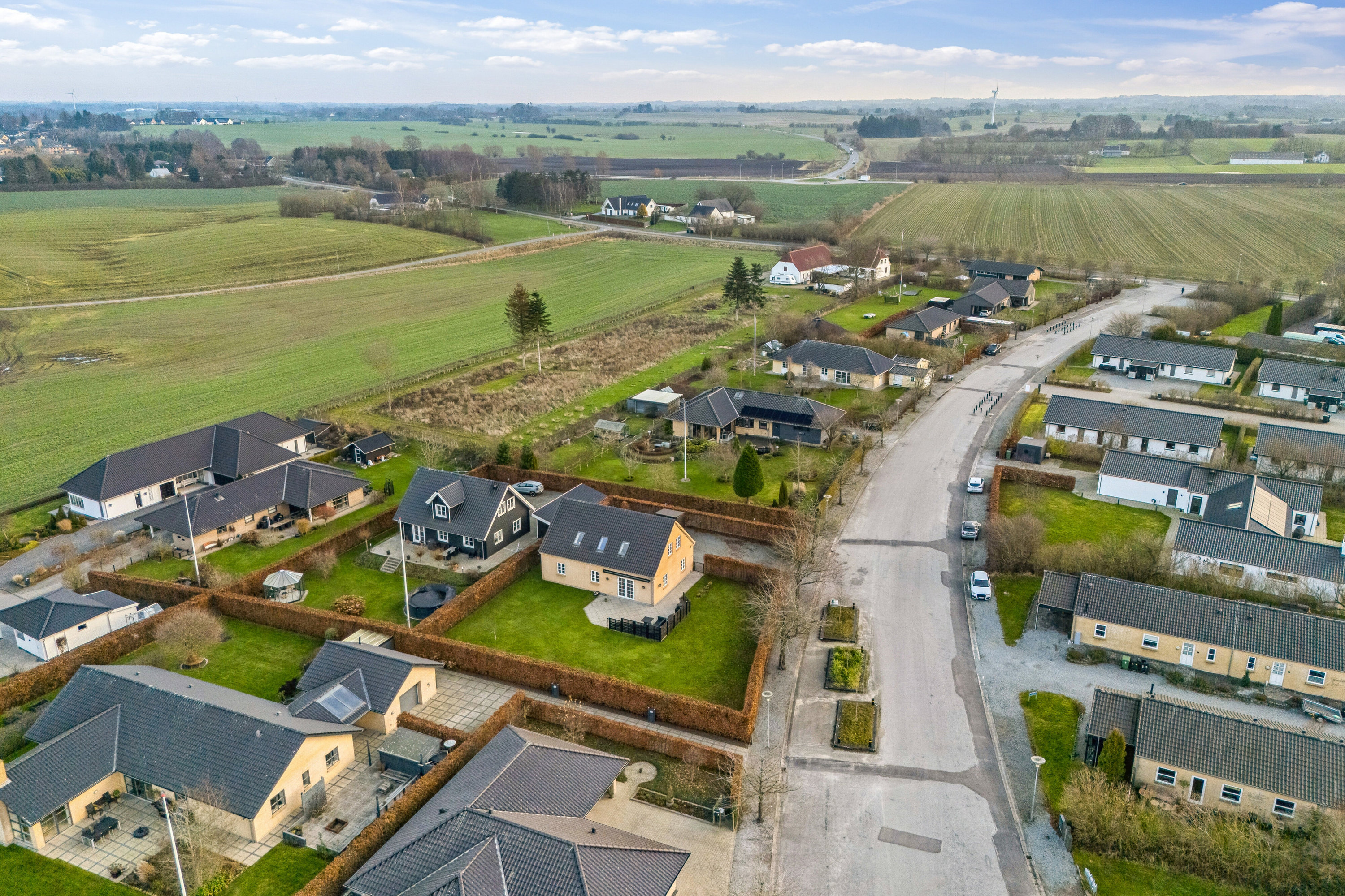 Fremhævet luftfoto billede i fuldskærmstilstand. Billede af Kirkeløkken 14, Nørre Søby, 5792 Årslev