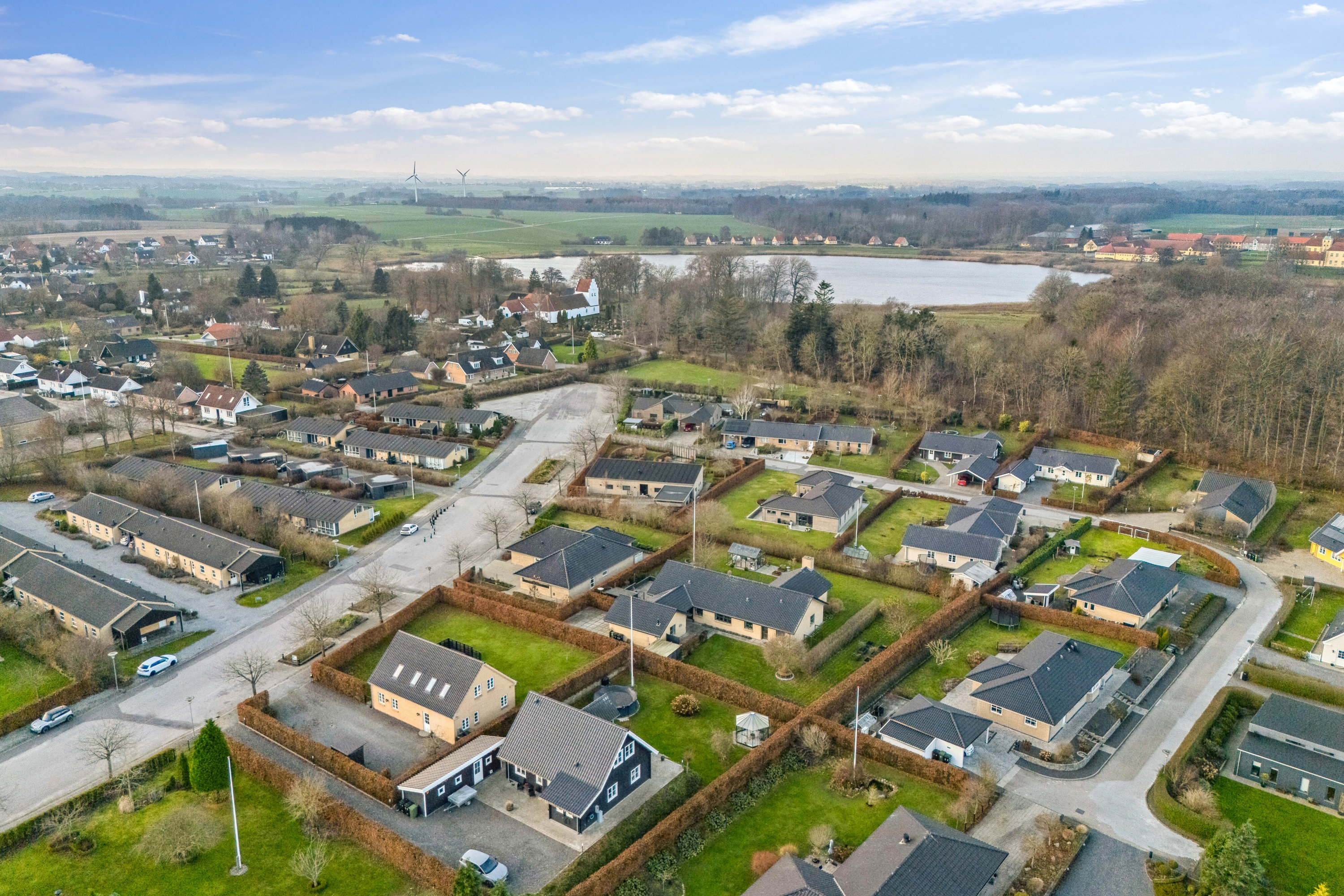 Fremhævet luftfoto billede i fuldskærmstilstand. Billede af Kirkeløkken 14, Nørre Søby, 5792 Årslev