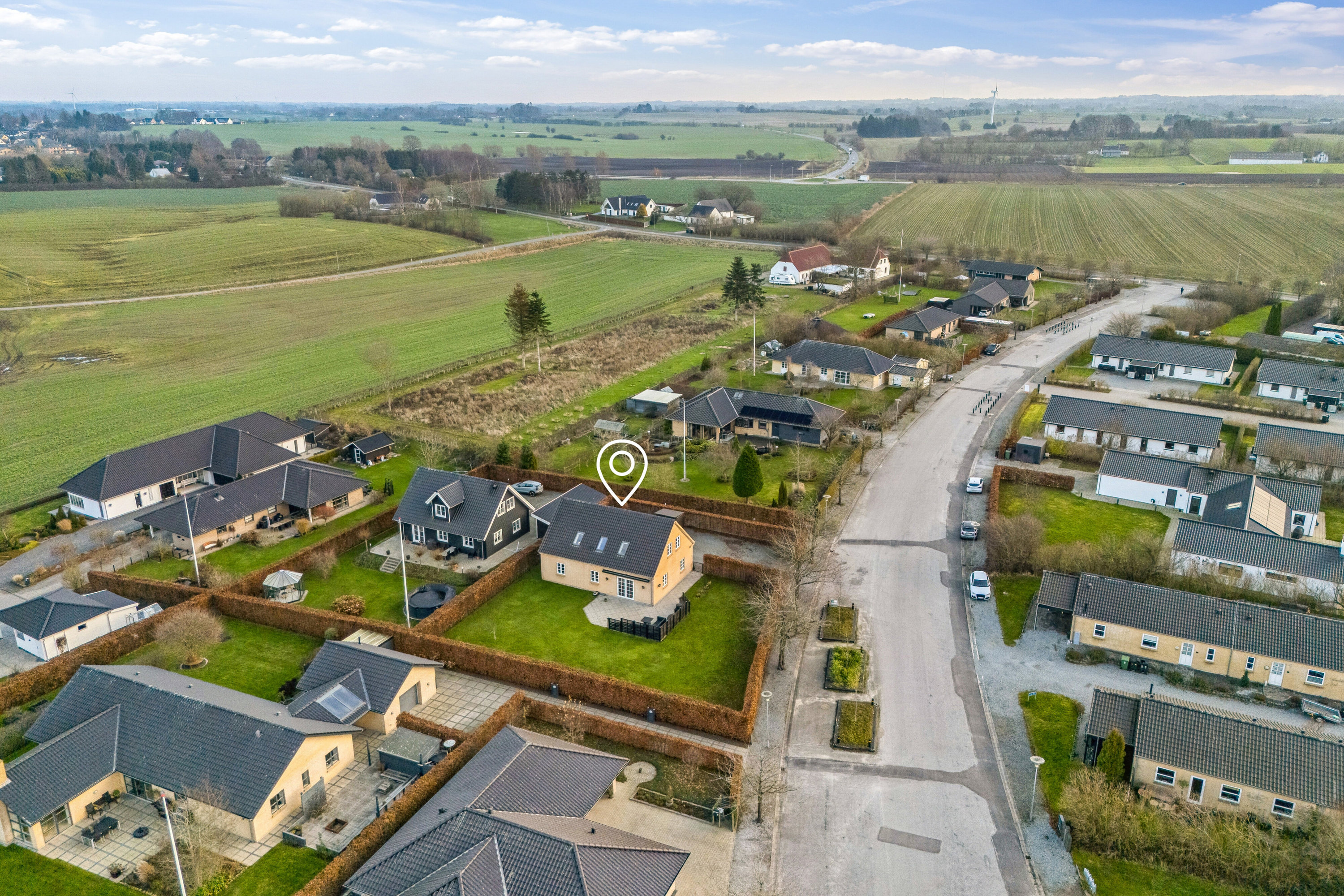 Fremhævet luftfoto billede i fuldskærmstilstand. Billede af Kirkeløkken 14, Nørre Søby, 5792 Årslev