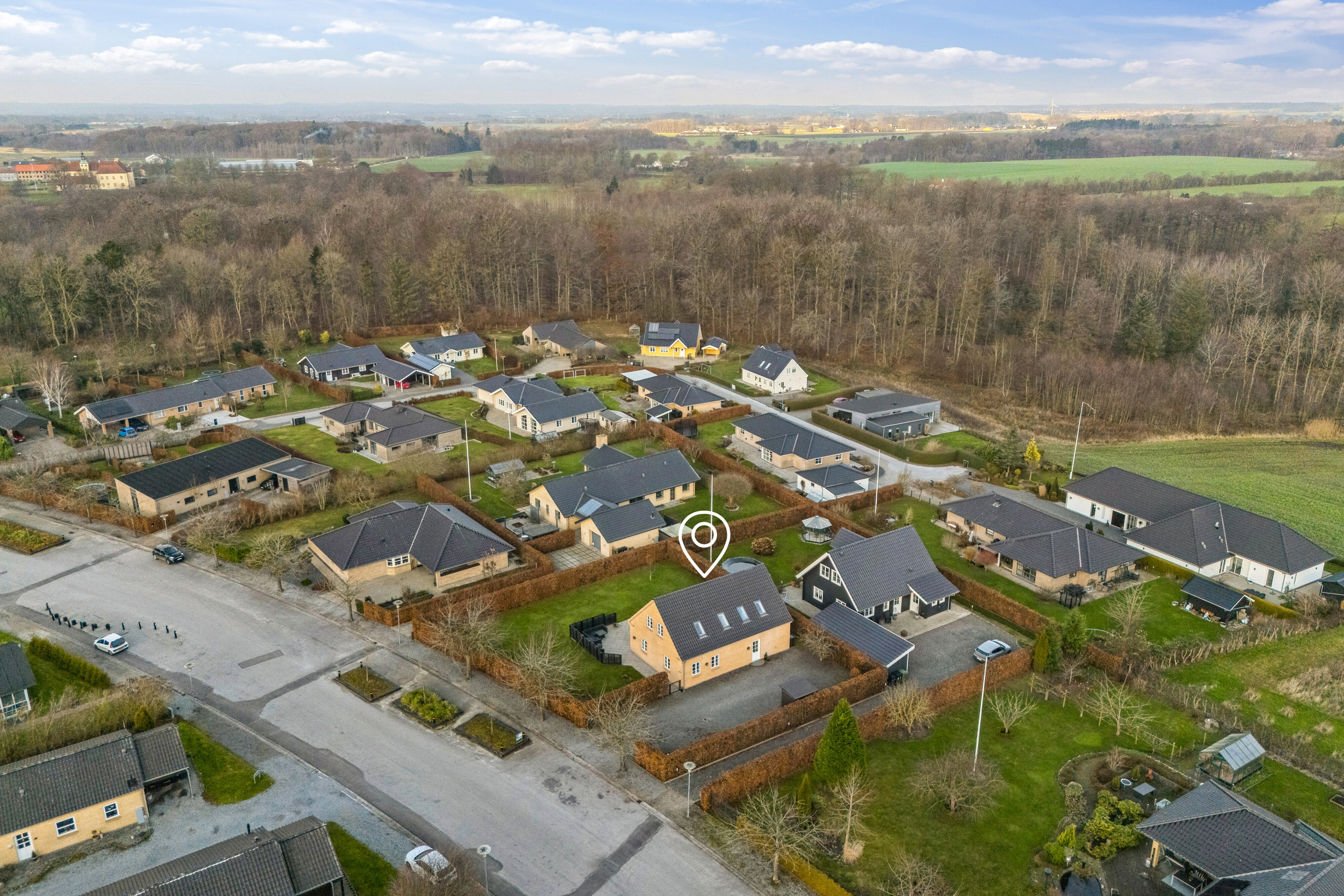 Fremhævet luftfoto billede i fuldskærmstilstand. Billede af Kirkeløkken 14, Nørre Søby, 5792 Årslev