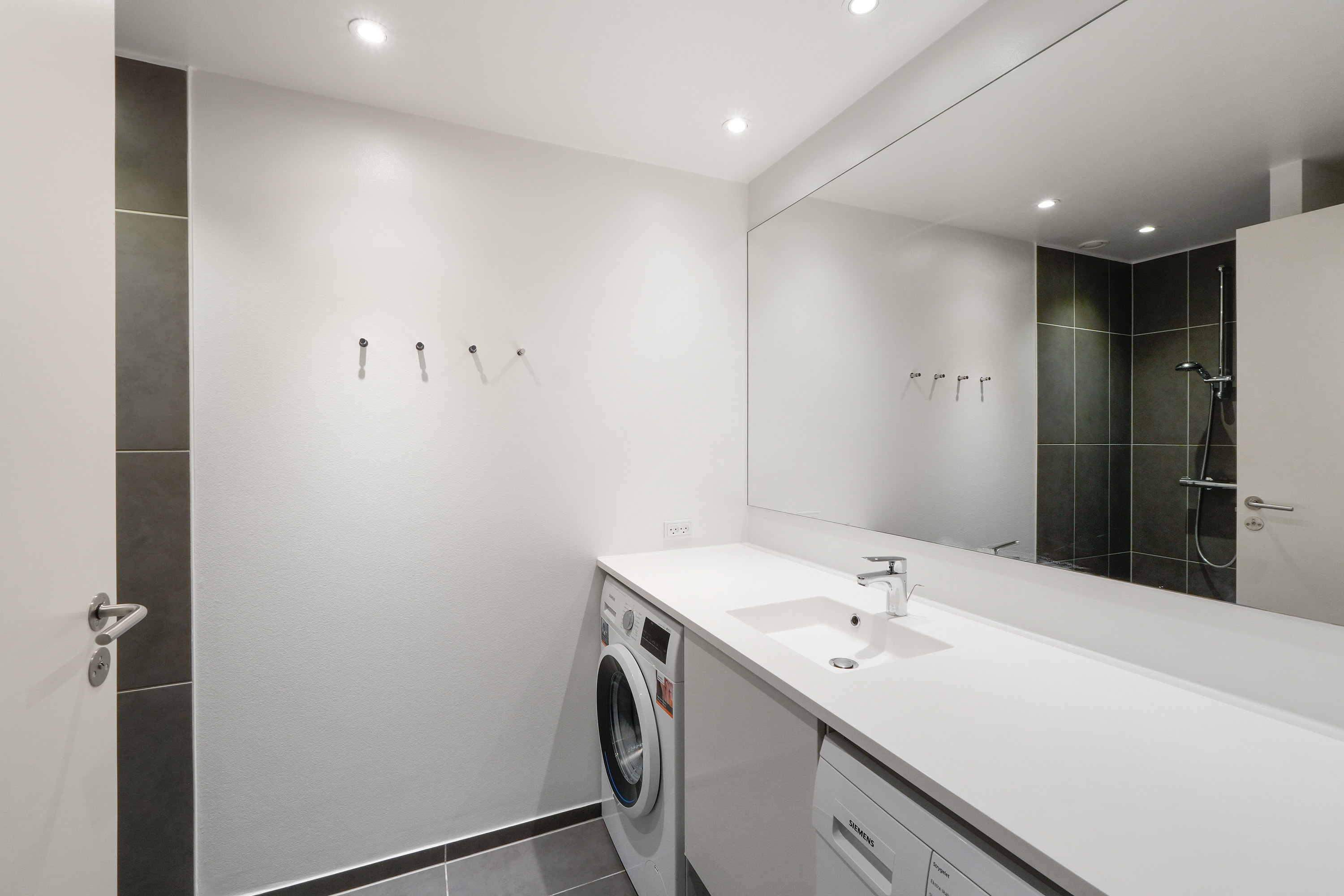 Fremhævet andet billede i fuldskærmstilstand. Billede af C.F. Møllers Allé 98, 4. th., 2300 København S