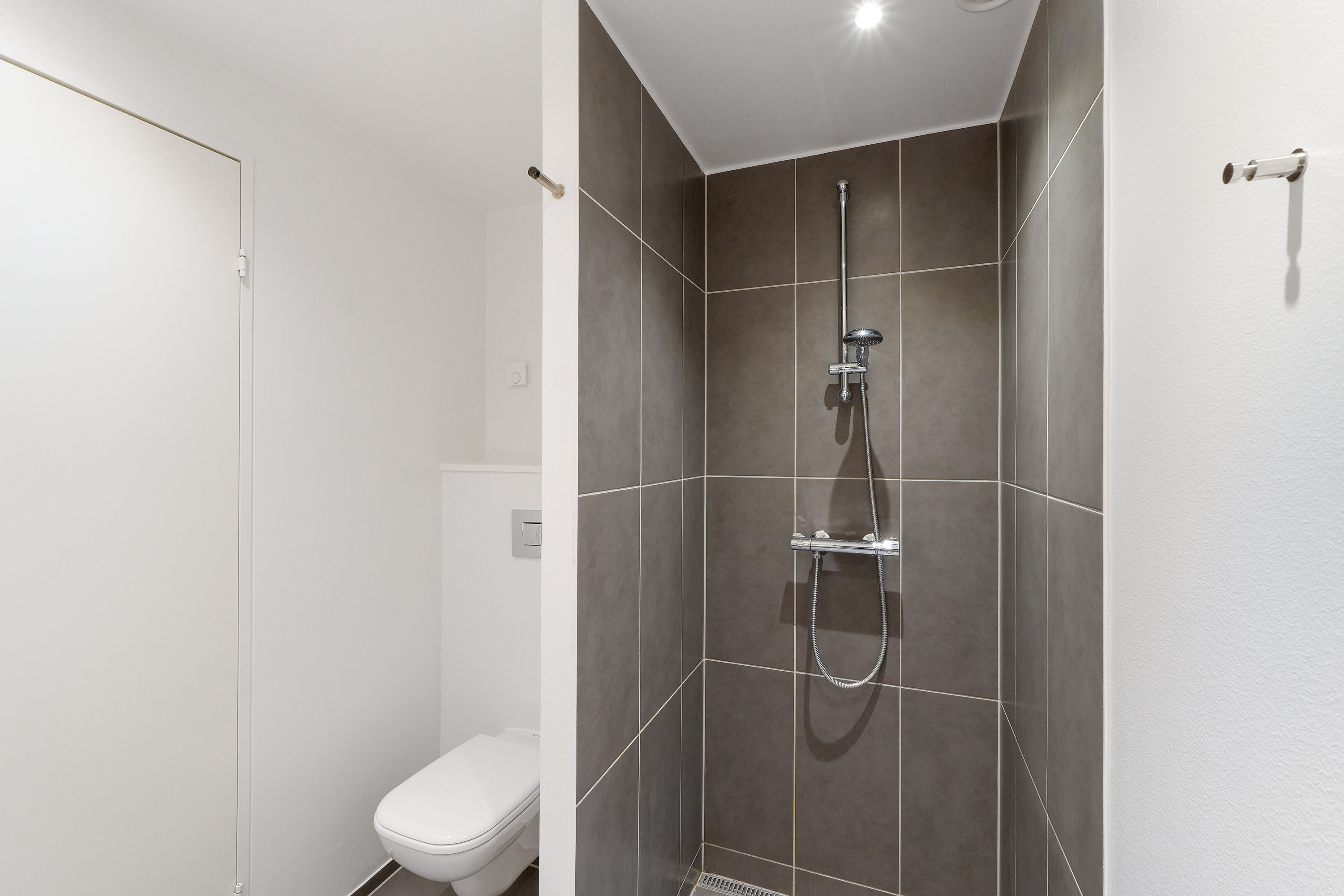 Fremhævet andet billede i fuldskærmstilstand. Billede af C.F. Møllers Allé 98, 4. th., 2300 København S