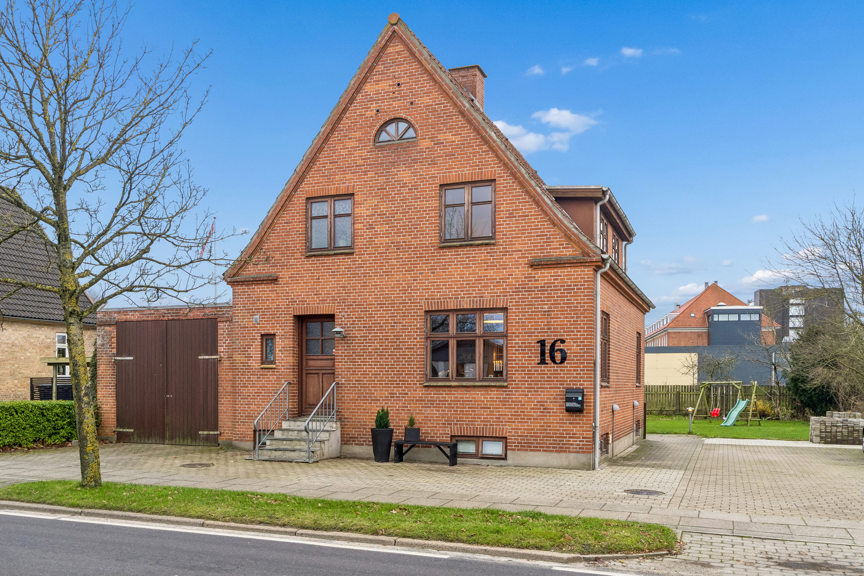 Fremhævet set fra vejen billede i fuldskærmstilstand. Billede af Frilandsvej 16, 9800 Hjørring