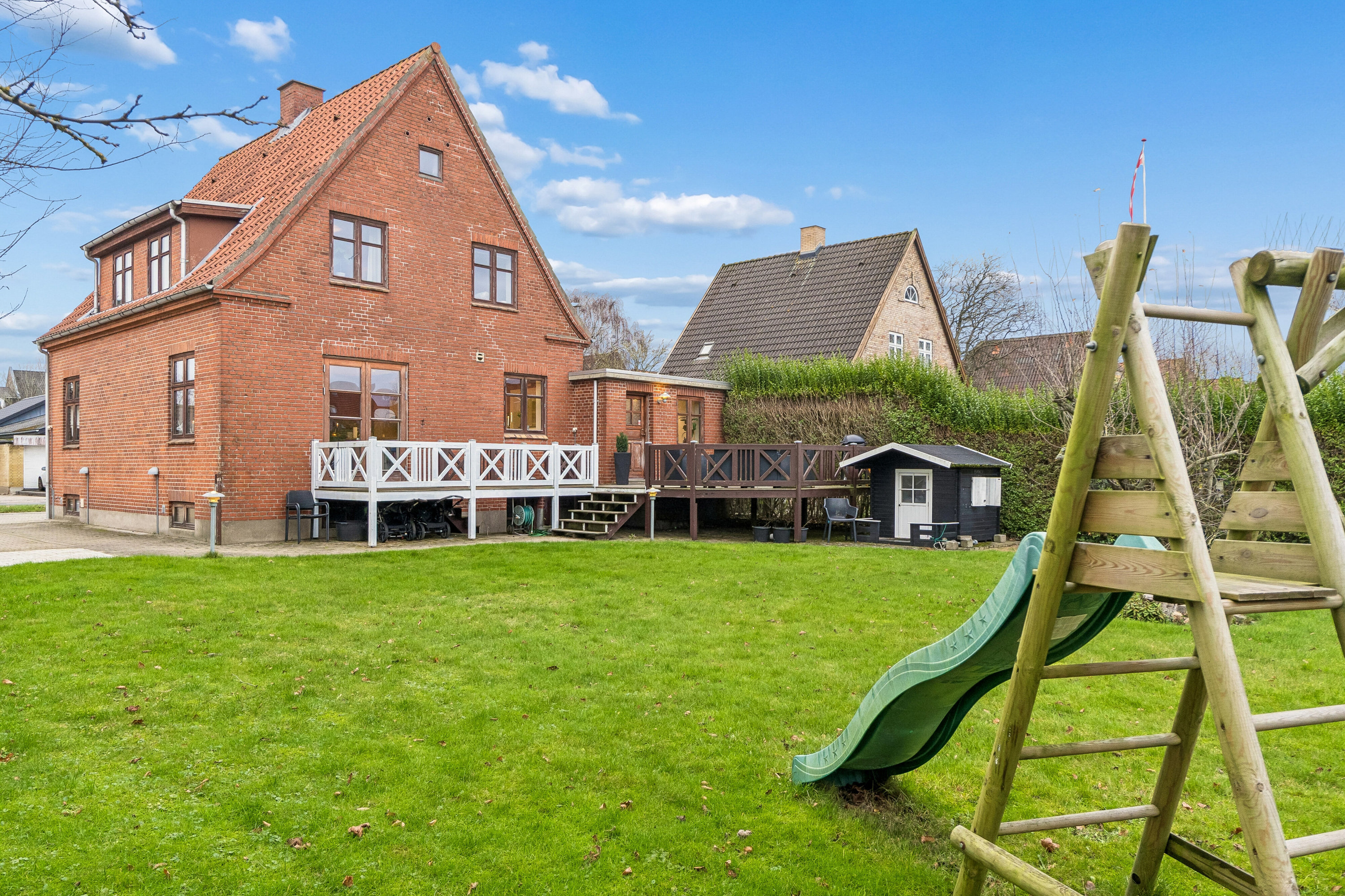 Fremhævet set fra haven billede i fuldskærmstilstand. Billede af Frilandsvej 16, 9800 Hjørring