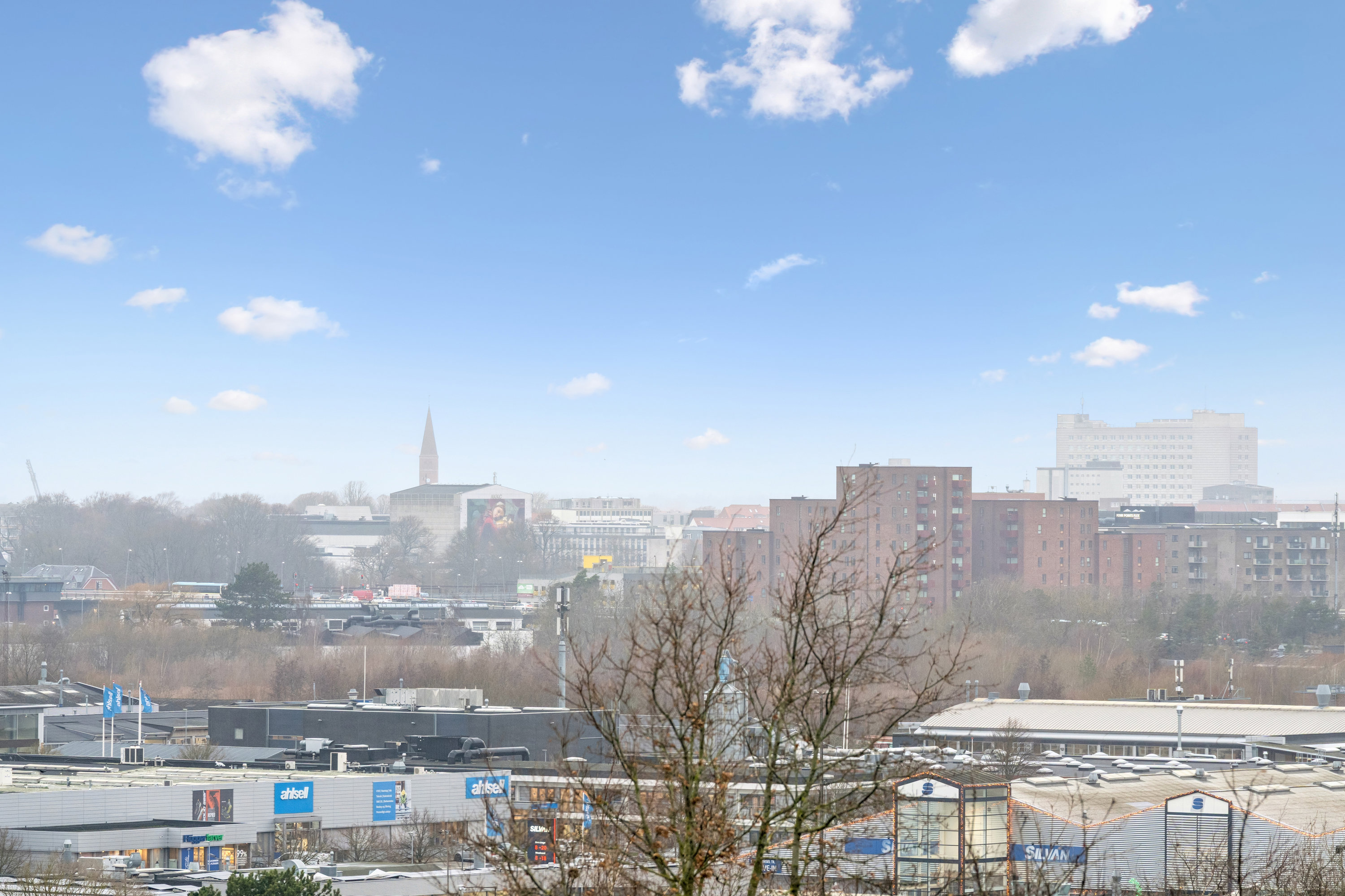 Miniaturebillede 1: udsigt. Billede af Vibevej 5, Frydendal , 9000 Aalborg