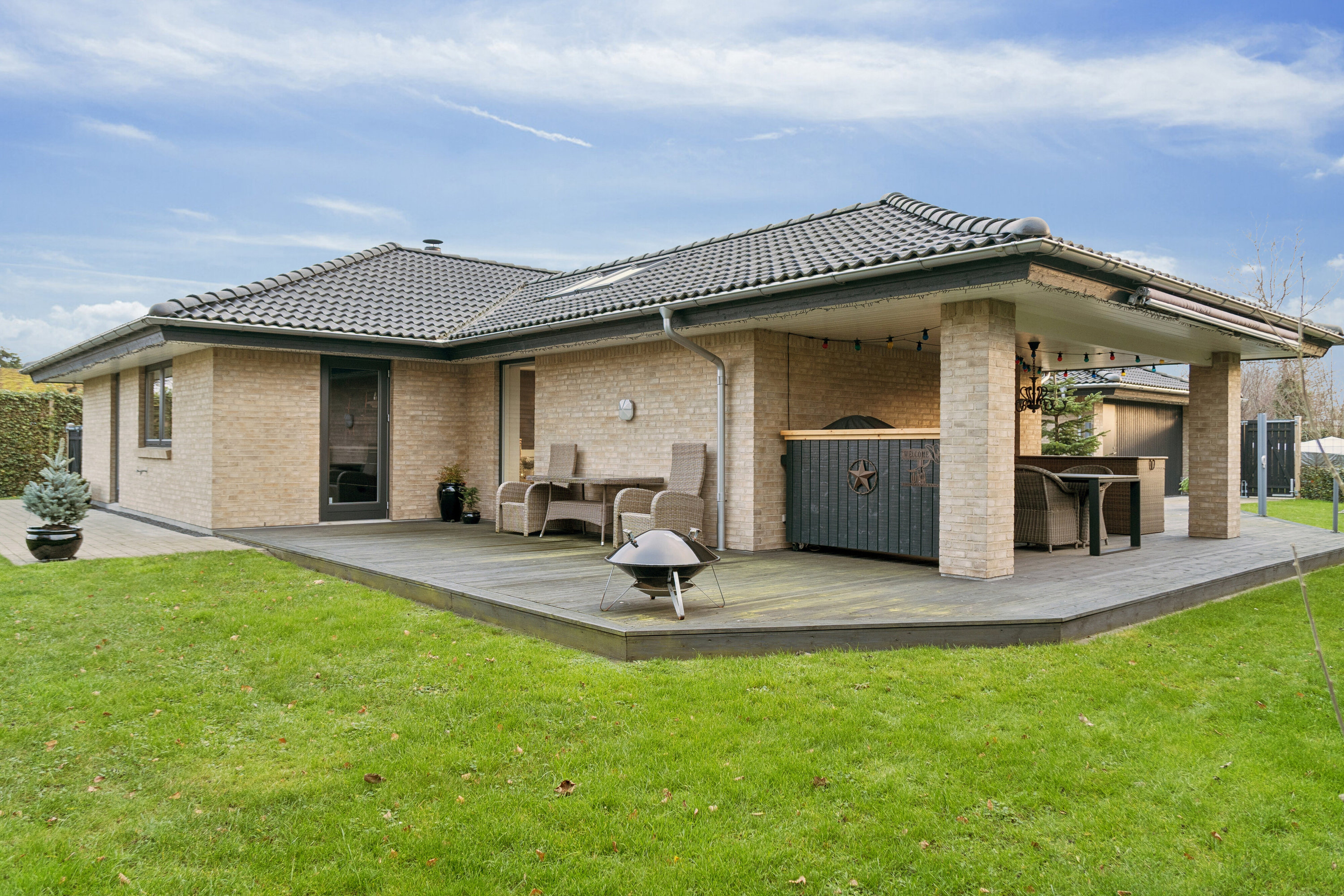 Villa: Set fra haven på Tværdalen 12, 4040 Jyllinge