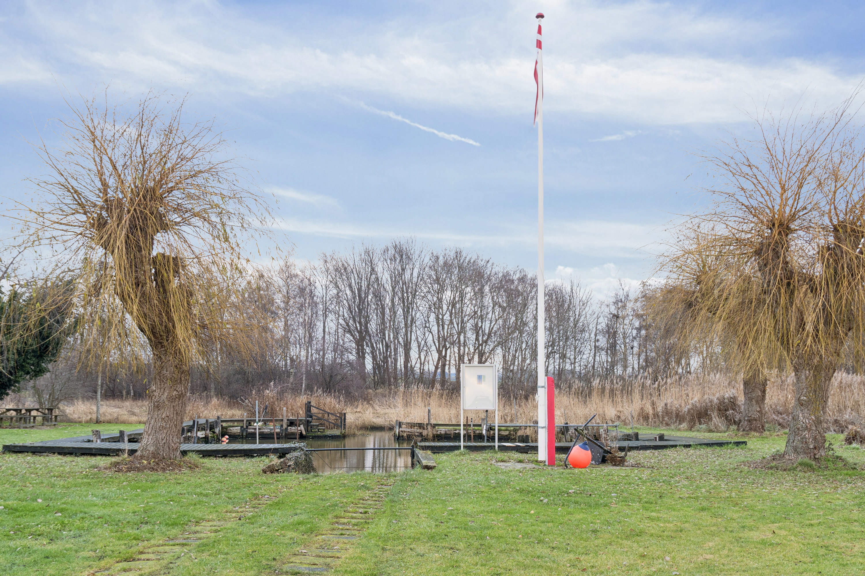 Fremhævet udendørs billede i fuldskærmstilstand. Billede af Tværdalen 12, 4040 Jyllinge