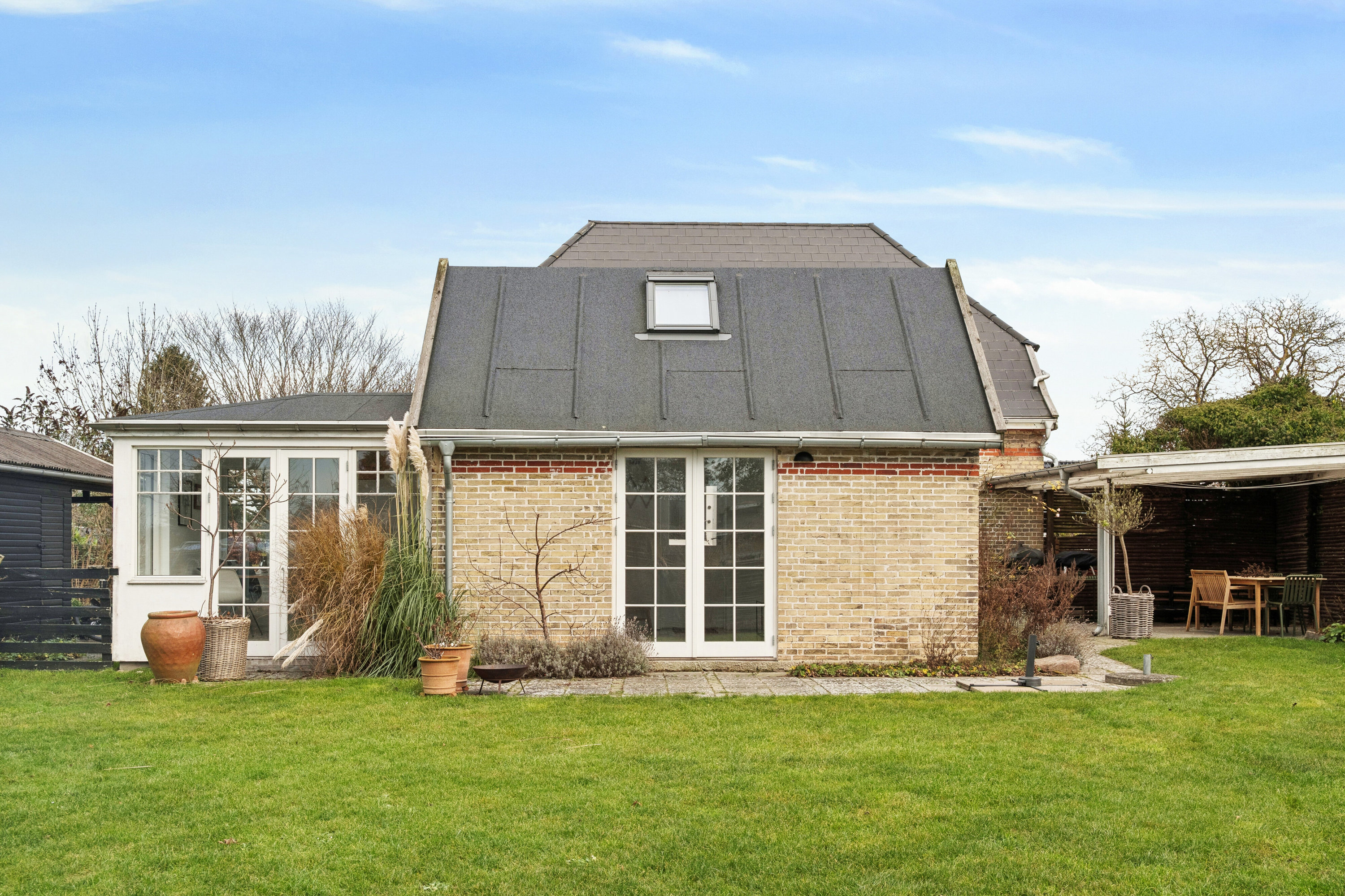 Fremhævet set fra haven billede i fuldskærmstilstand. Billede af Parcelvej 88A, 2830 Virum