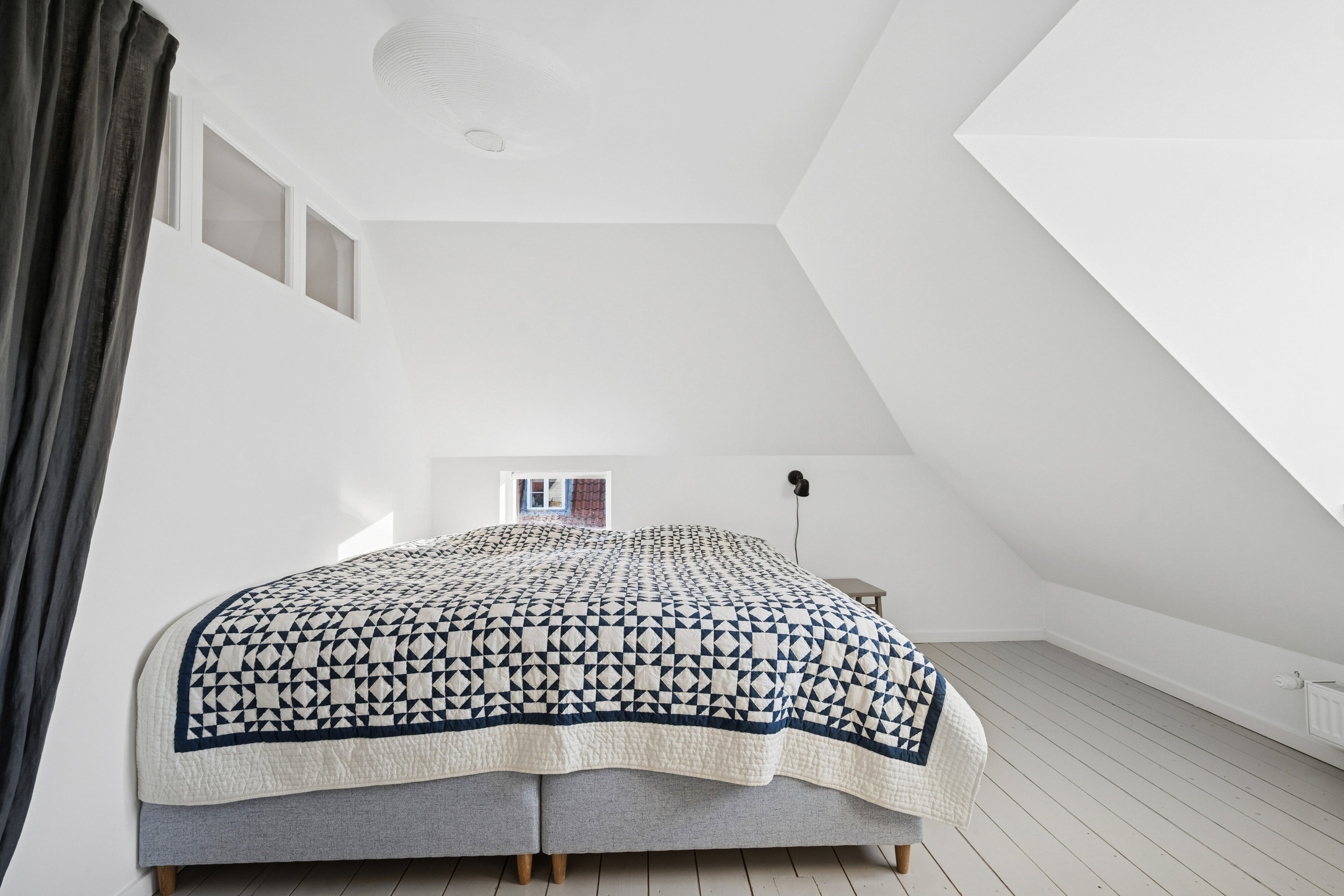 Fremhævet soveværelse billede i fuldskærmstilstand. Billede af Parcelvej 88A, 2830 Virum