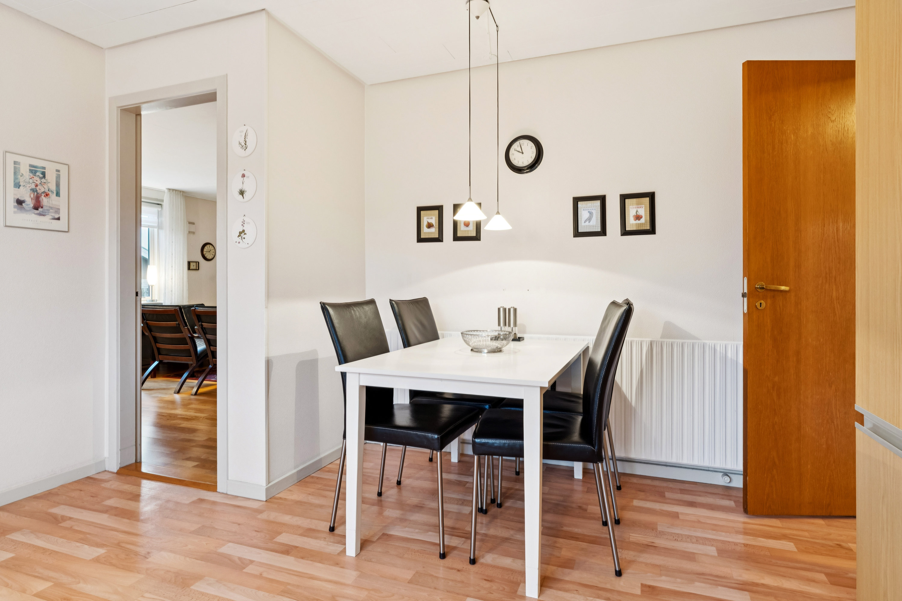 Fremhævet stue billede i fuldskærmstilstand. Billede af Bjergfyrvej 9, 9200 Aalborg SV