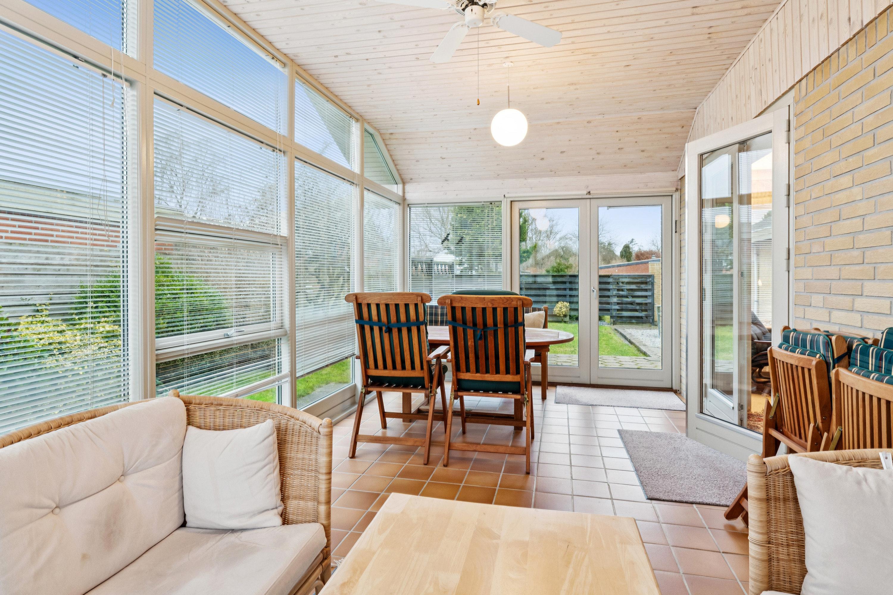 Fremhævet stue billede i fuldskærmstilstand. Billede af Bjergfyrvej 9, 9200 Aalborg SV