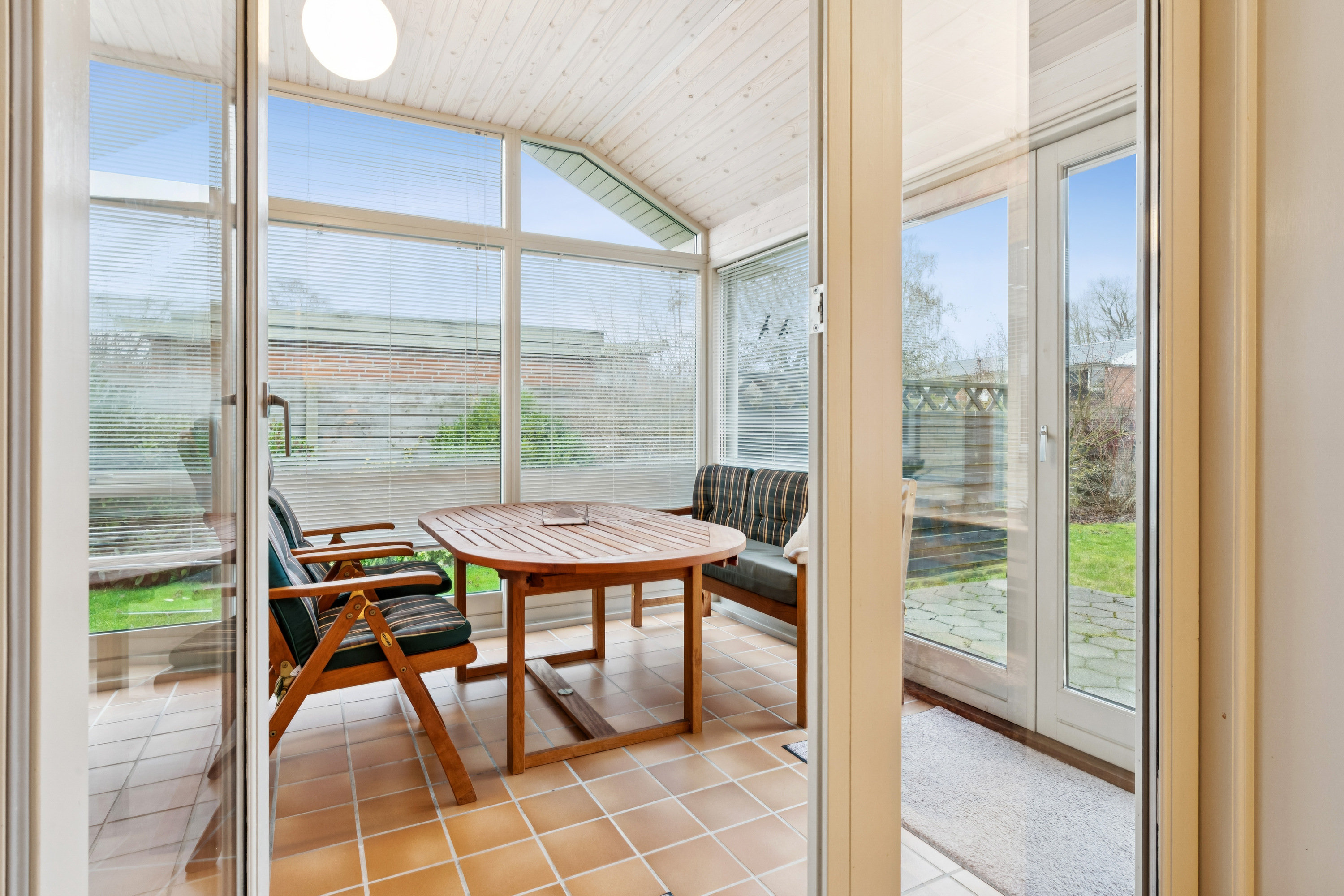 Fremhævet udestue billede i fuldskærmstilstand. Billede af Bjergfyrvej 9, 9200 Aalborg SV