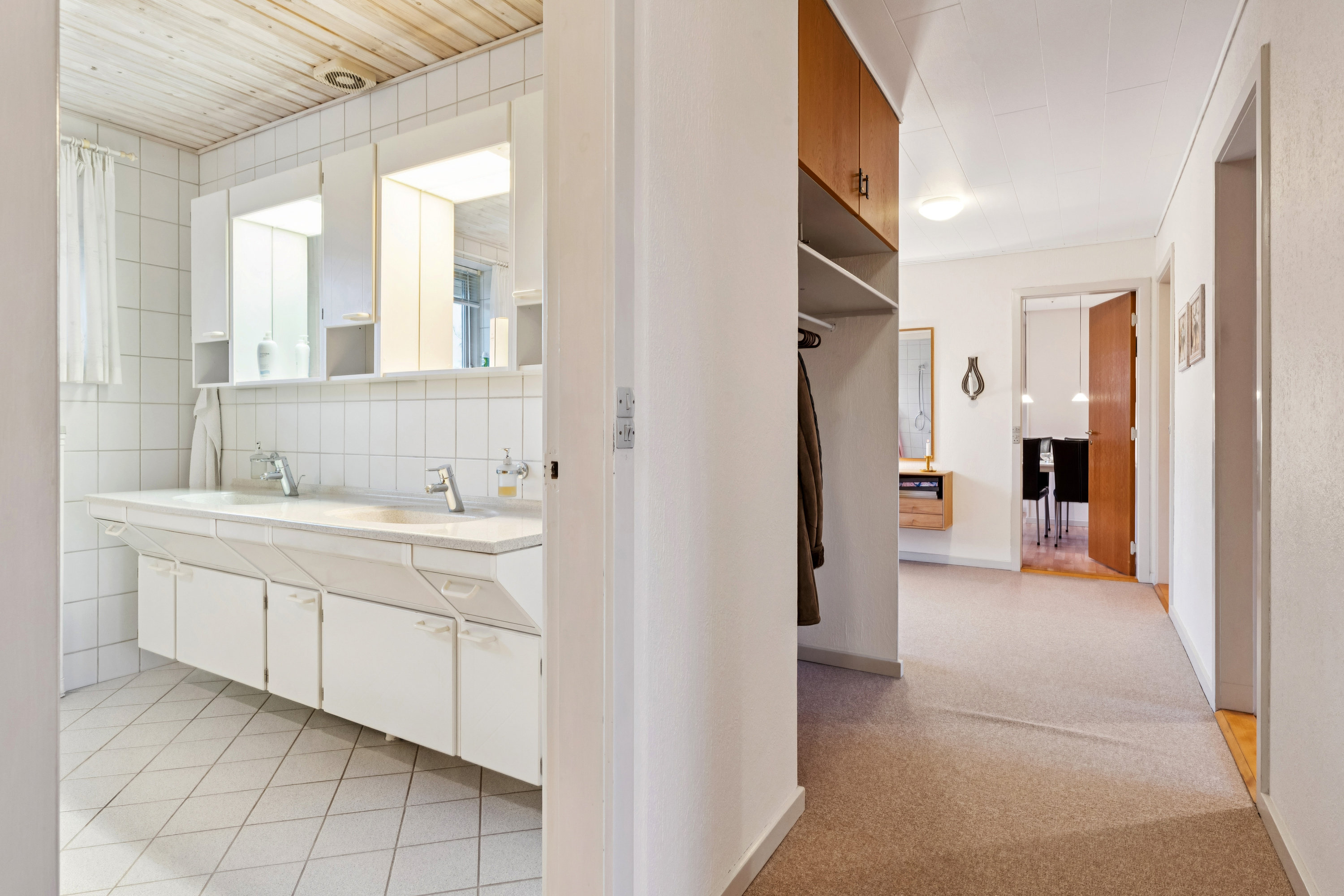 Fremhævet gang billede i fuldskærmstilstand. Billede af Bjergfyrvej 9, 9200 Aalborg SV