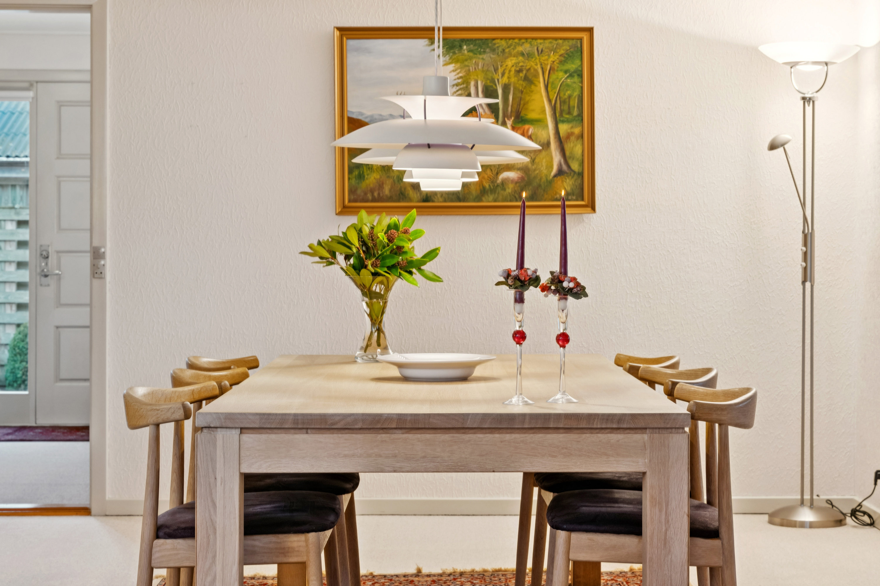 Fremhævet stue billede i fuldskærmstilstand. Billede af Bjergfyrvej 9, 9200 Aalborg SV