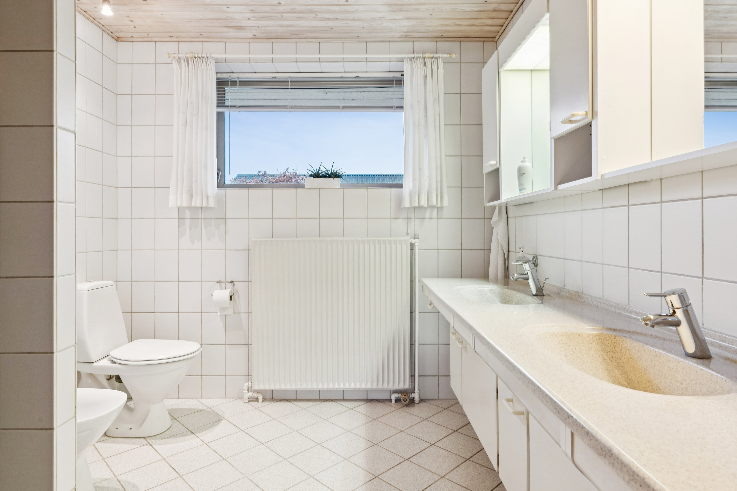 Fremhævet badeværelse billede i fuldskærmstilstand. Billede af Bjergfyrvej 9, 9200 Aalborg SV